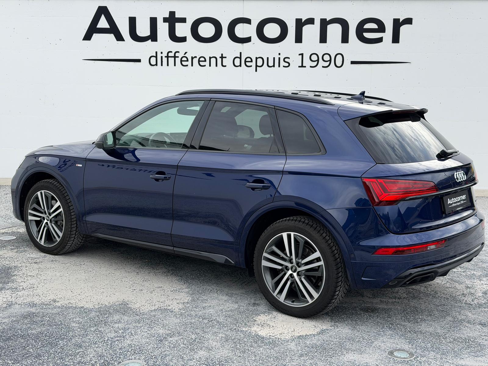 AUDI Q5 45 TFSI Black Edition quattro S-tronic-image-3
