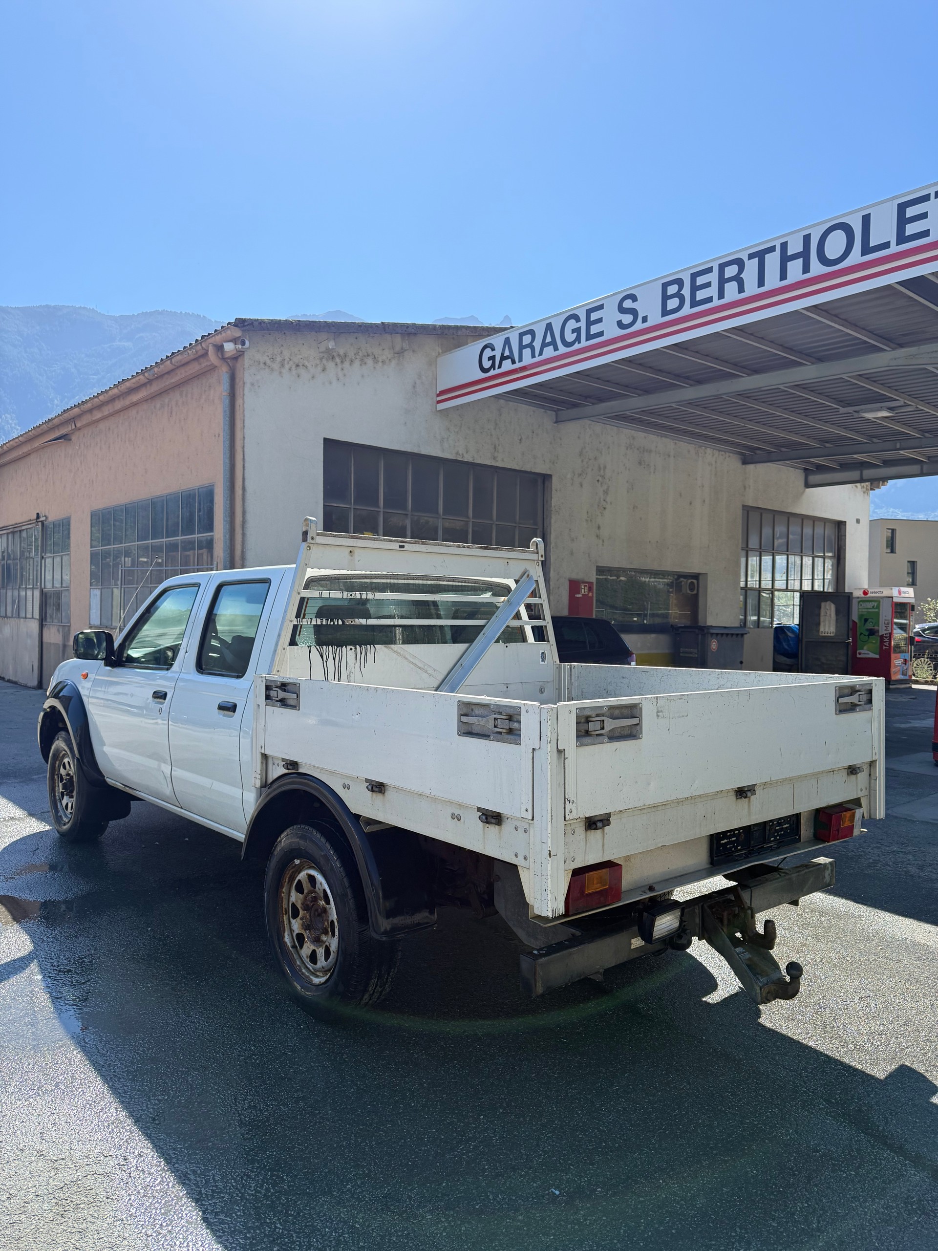 NISSAN NP300 4x4 Double Cab-image-4