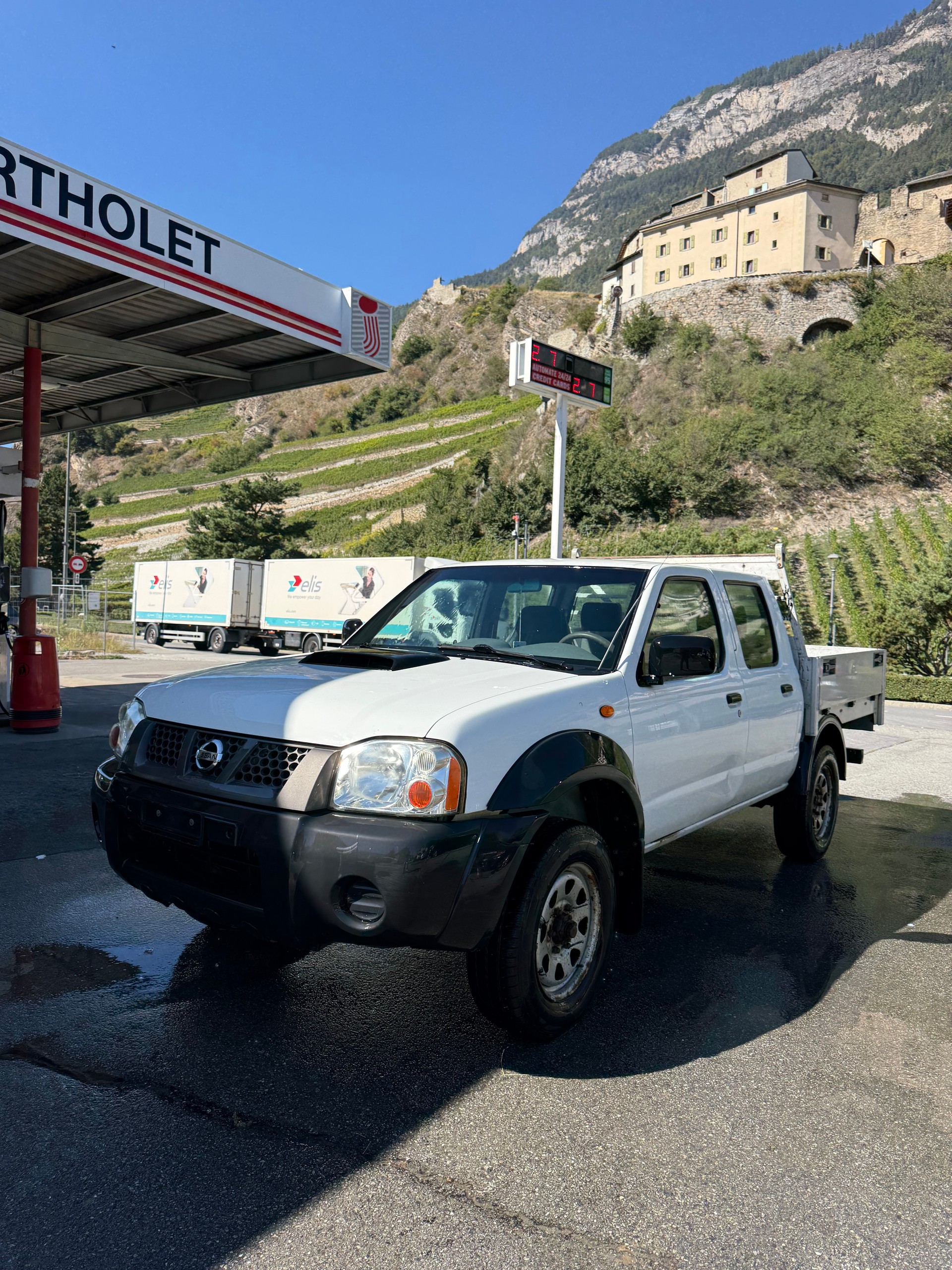 NISSAN NP300 4x4 Double Cab-image-1