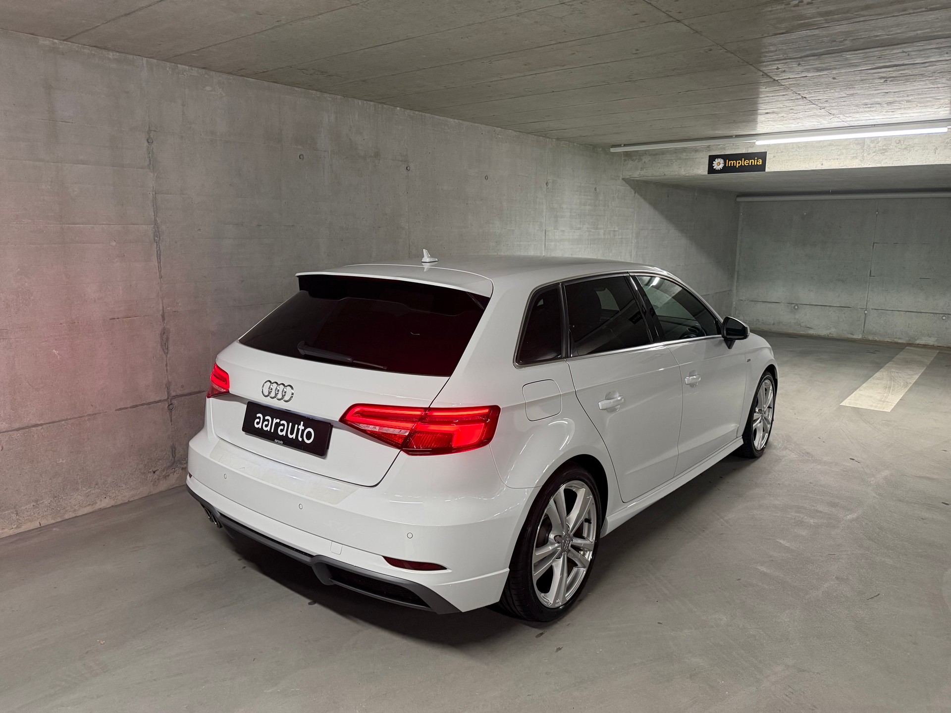AUDI A3 Sportback 1.5 T FSI Sport S-Tronic-image-4