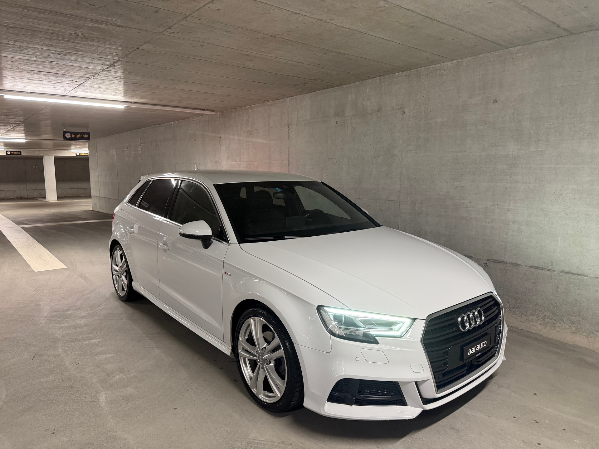 AUDI A3 Sportback 1.5 T FSI Sport S-Tronic-image-5