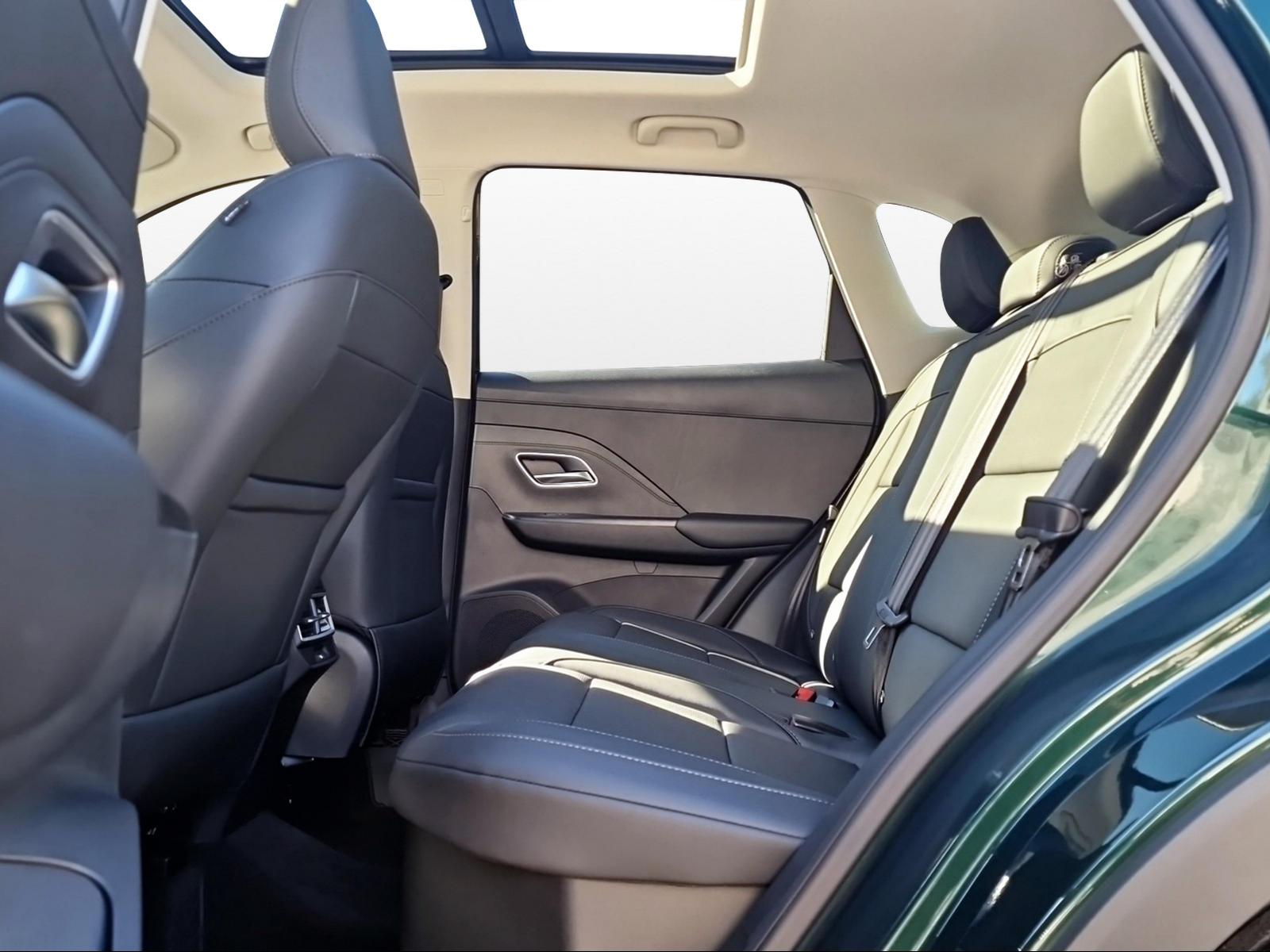 MG ZS 1.5 Hybrid+ Luxury-image-12