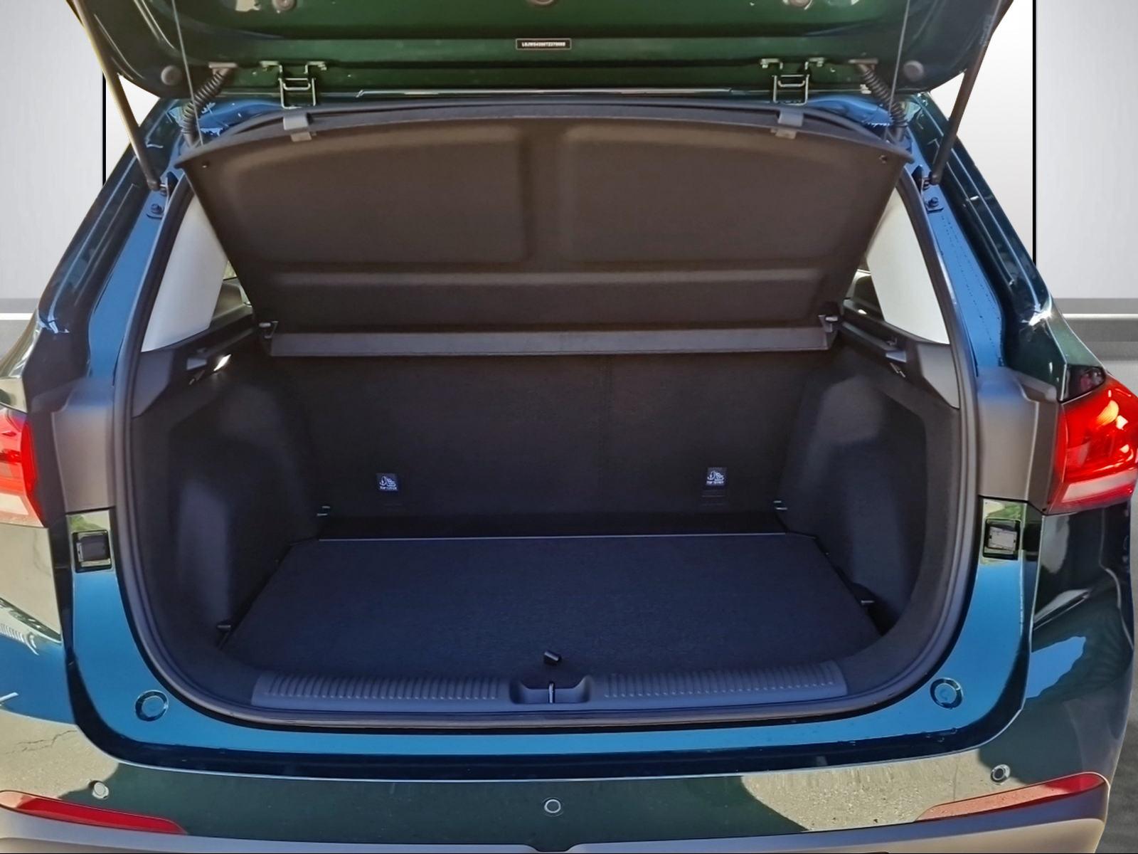 MG ZS 1.5 Hybrid+ Luxury-image-13