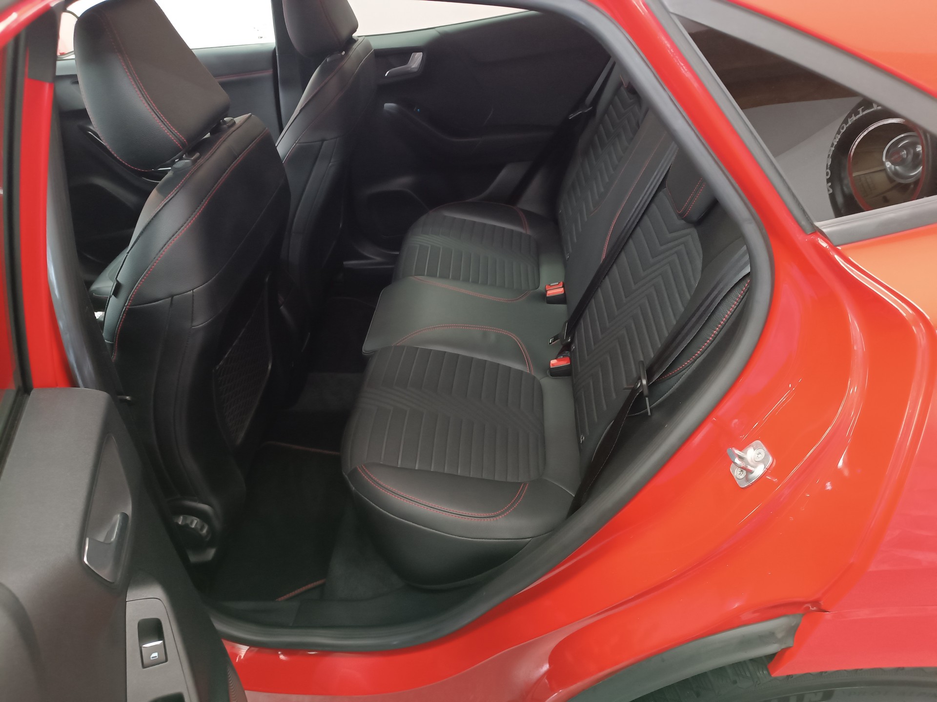 FORD Puma 1.0 MHEV ST-Line X-image-12