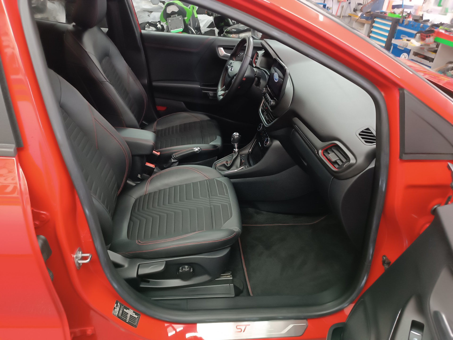 FORD Puma 1.0 MHEV ST-Line X-image-11