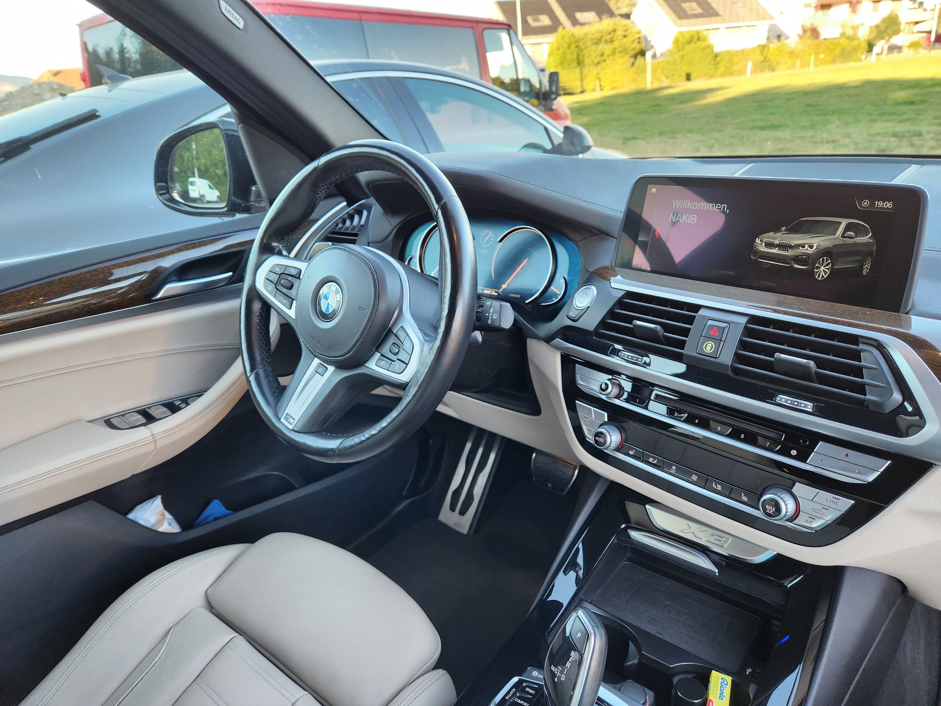 BMW 30d xDrive M-Sport Steptronic-image-4
