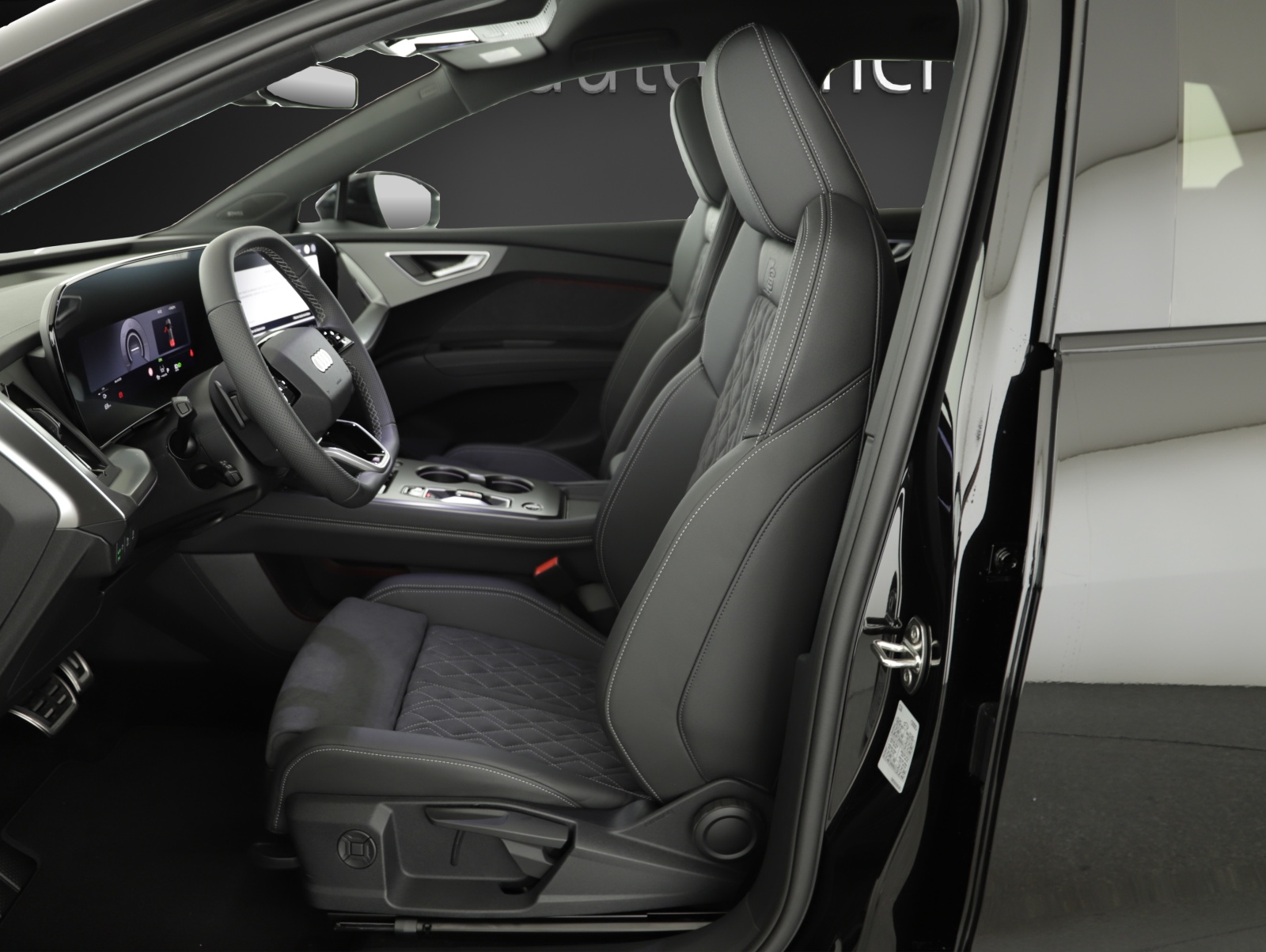 AUDI Q4 e-tron SUV quattro-image-8