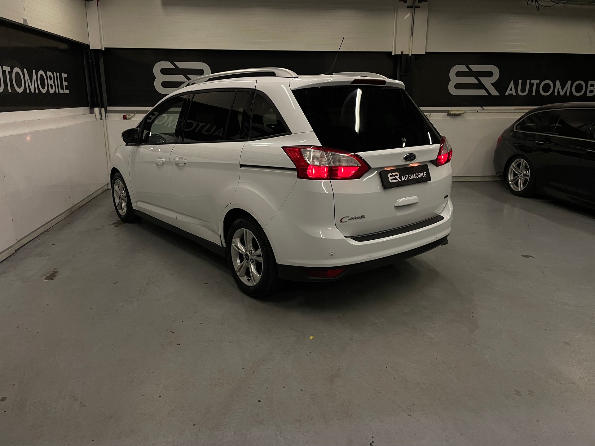 FORD Grand C-Max 1.0 SCTi Titanium 6-Plätze-image-3
