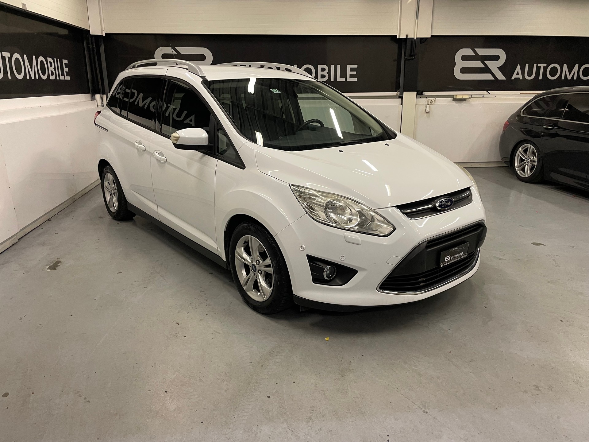 FORD Grand C-Max 1.0 SCTi Titanium 6-Plätze-image-1