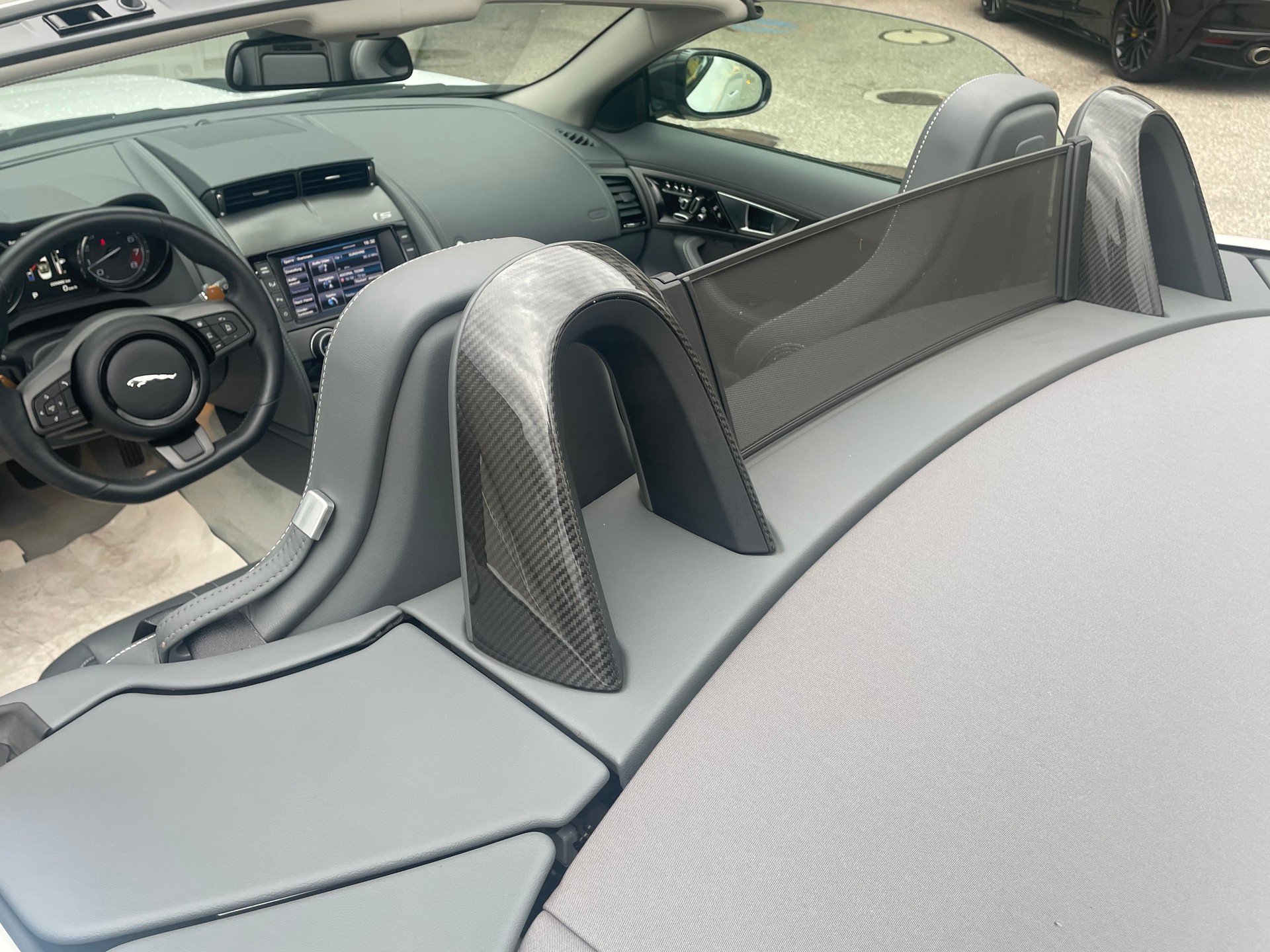 JAGUAR 5.0 L V8 Supercharged-image-8