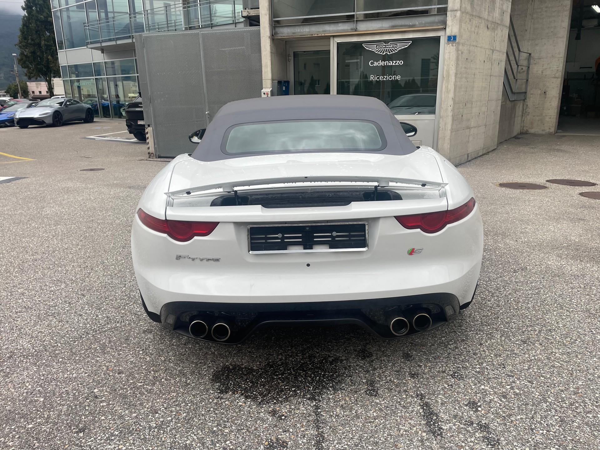 JAGUAR 5.0 L V8 Supercharged-image-3