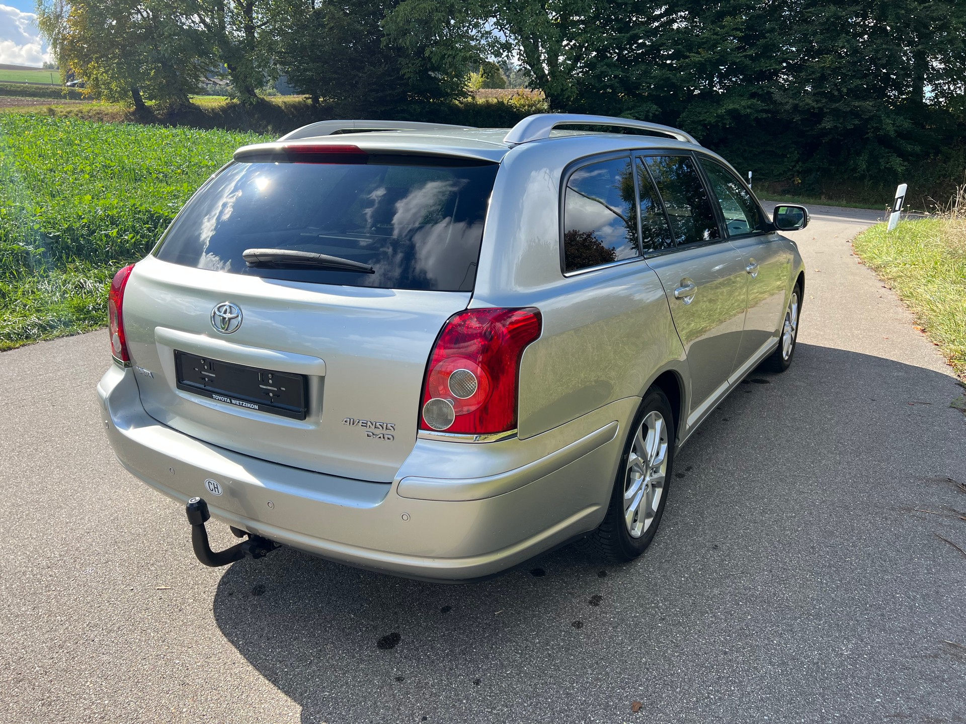 TOYOTA Avensis 2.2D-4 D CleanP. Linea Sol Prem.-image-5