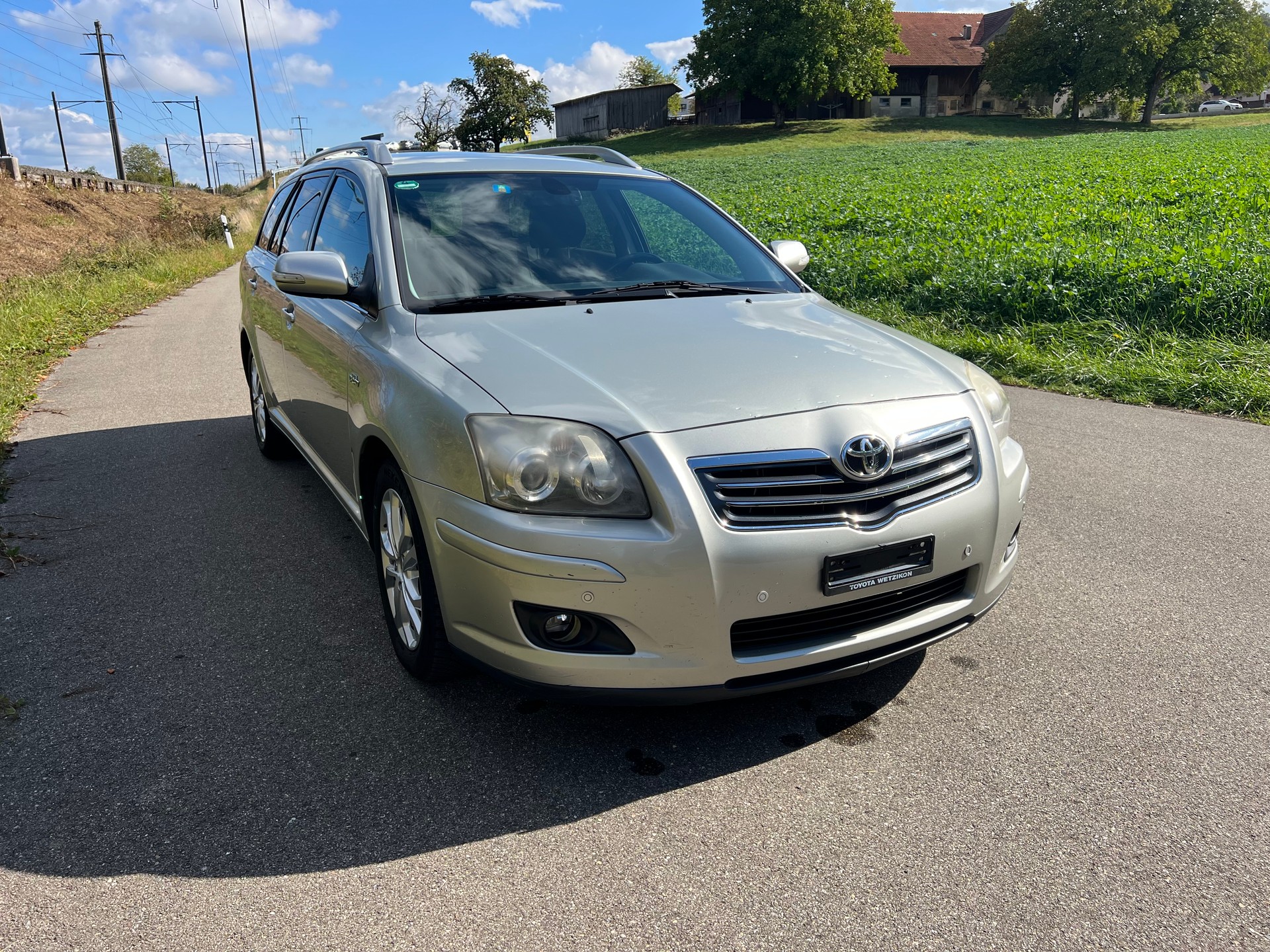 TOYOTA Avensis 2.2D-4 D CleanP. Linea Sol Prem.-image-2