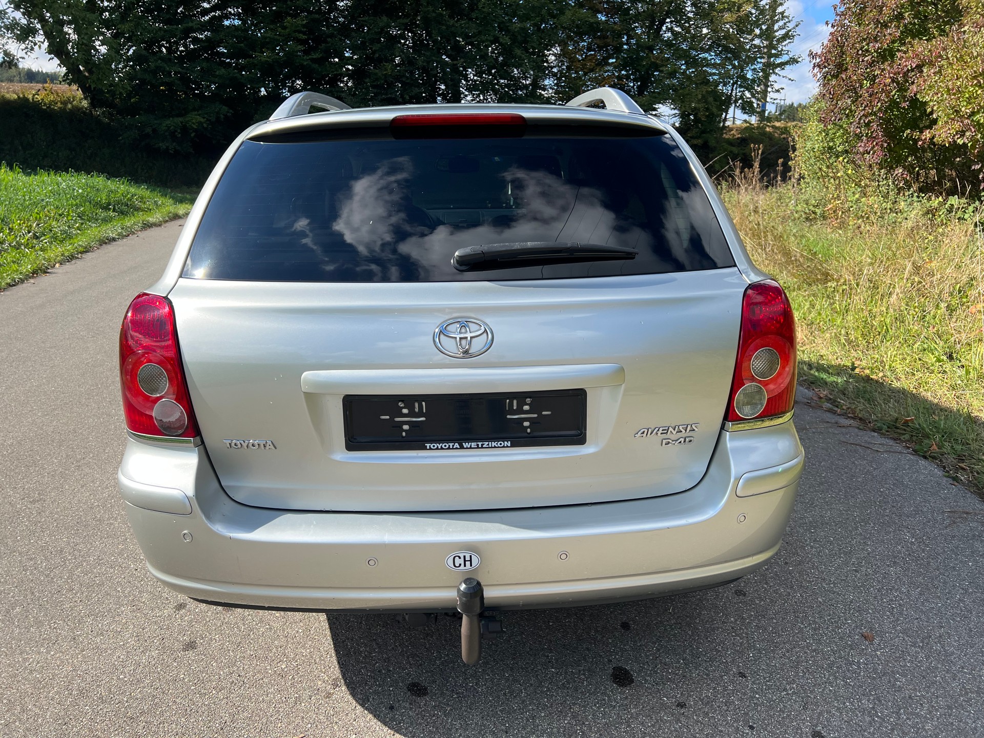 TOYOTA Avensis 2.2D-4 D CleanP. Linea Sol Prem.-image-3