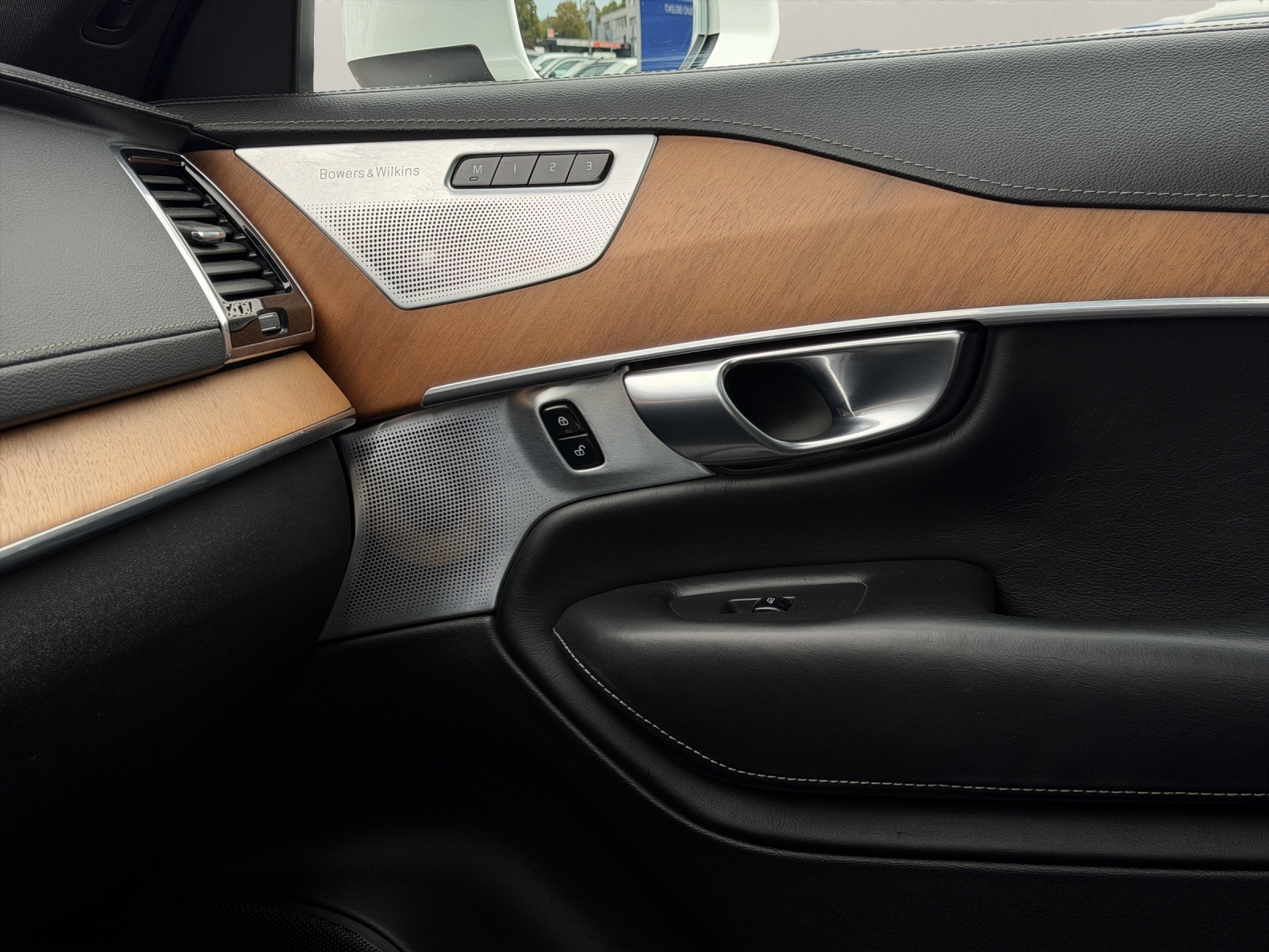VOLVO XC90 2.0 T6 Inscription 7P. AWD-image-16