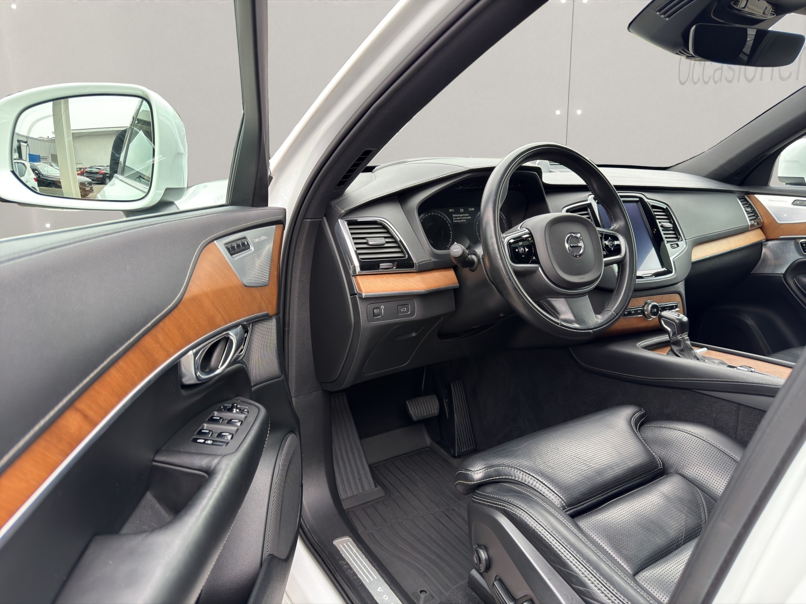 VOLVO XC90 2.0 T6 Inscription 7P. AWD-image-7