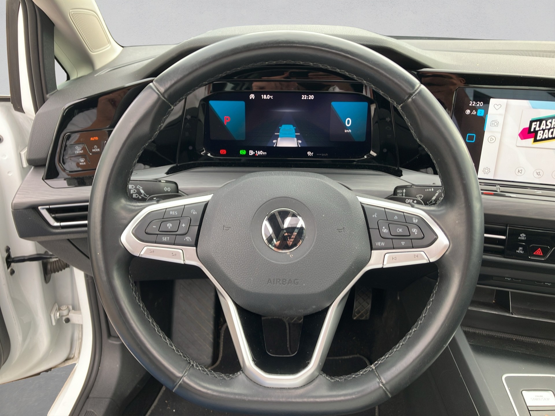 VW Golf 1.5 eTSI mHEV ACT Style DSG-image-9
