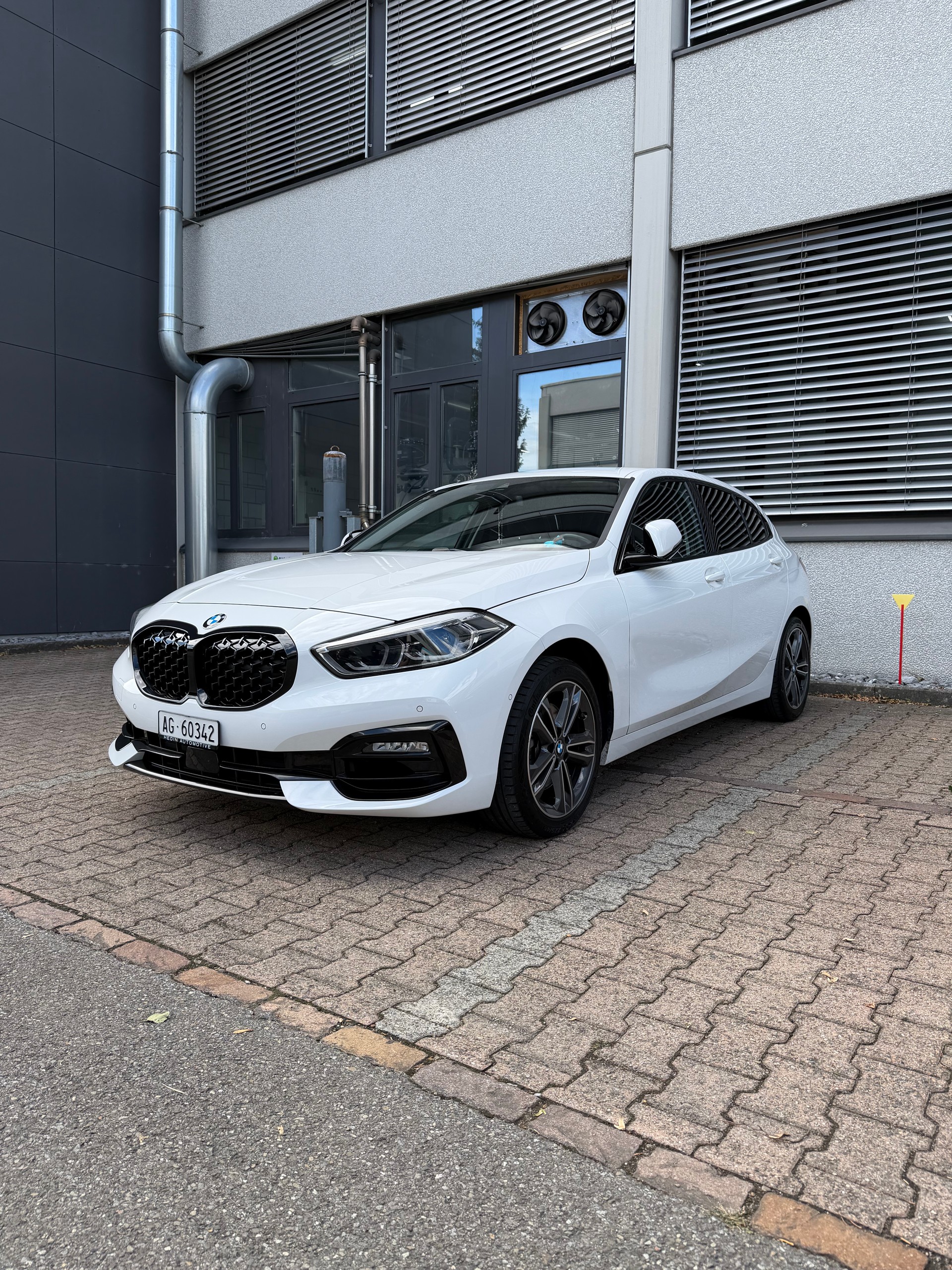 BMW 118i Sportline-image-0
