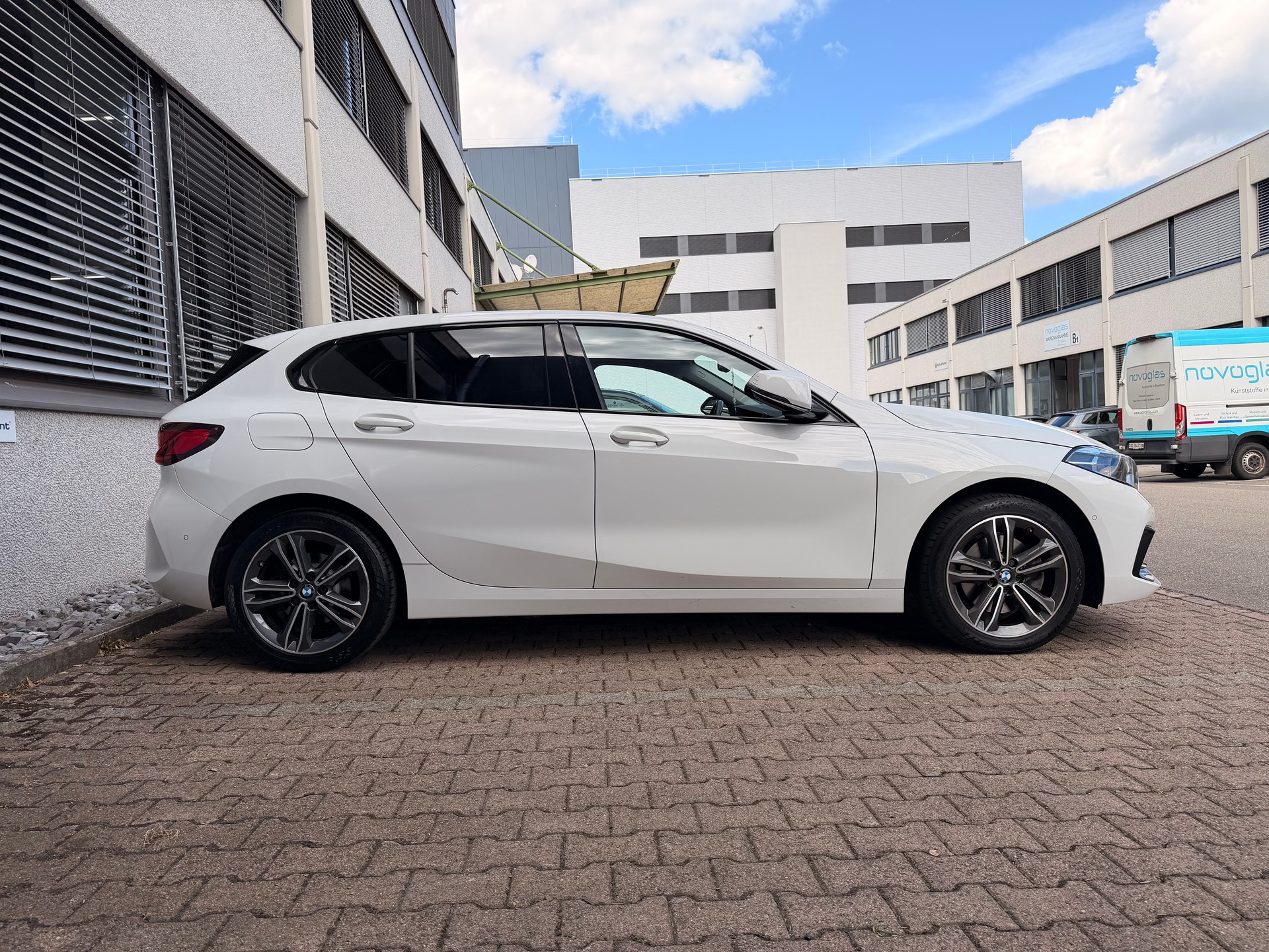BMW 118i Sportline-image-2