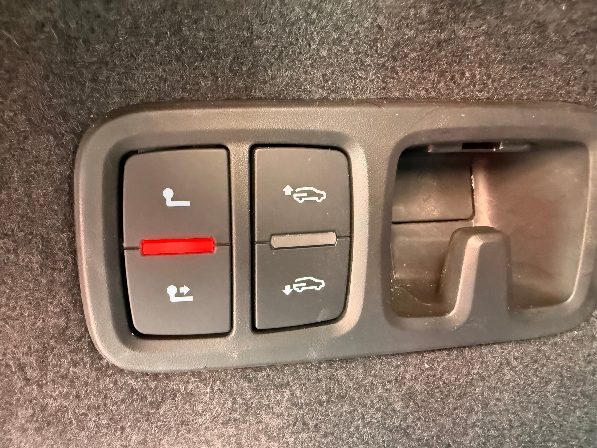 AUDI RSQ8 quattro tiptronic-image-14