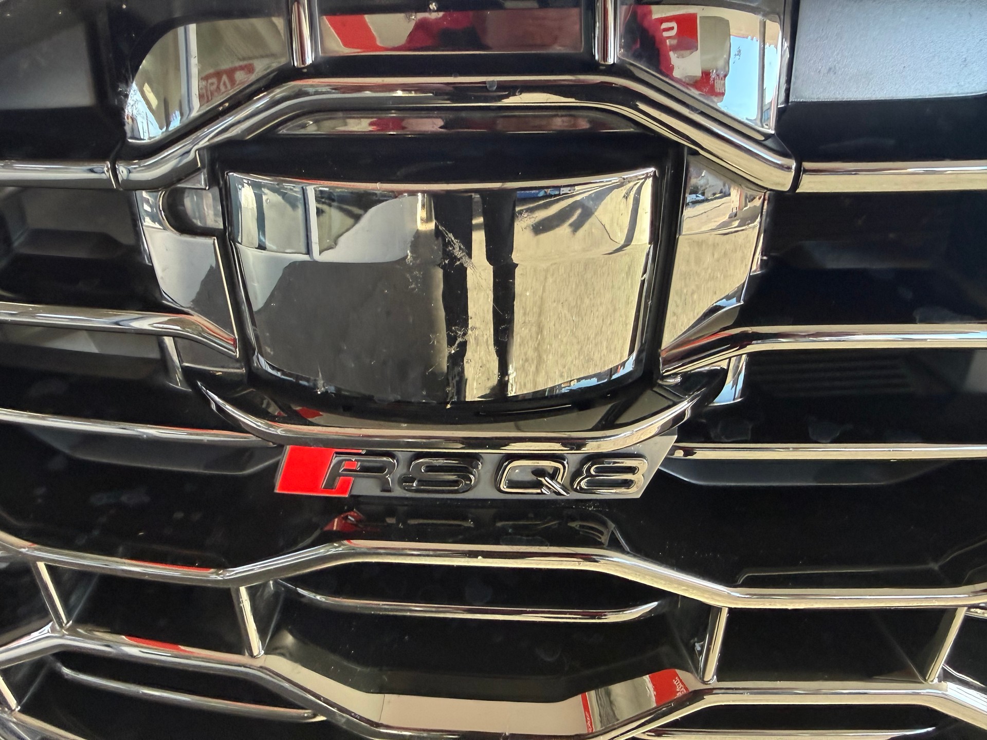 AUDI RSQ8 quattro tiptronic-image-6
