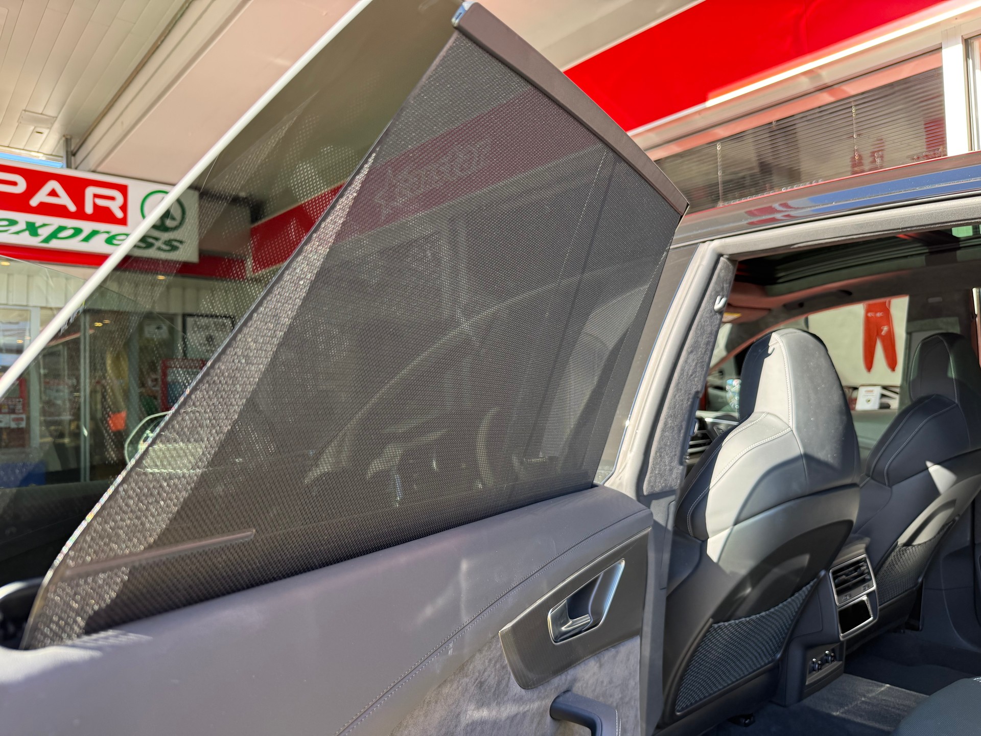 AUDI RSQ8 quattro tiptronic-image-12