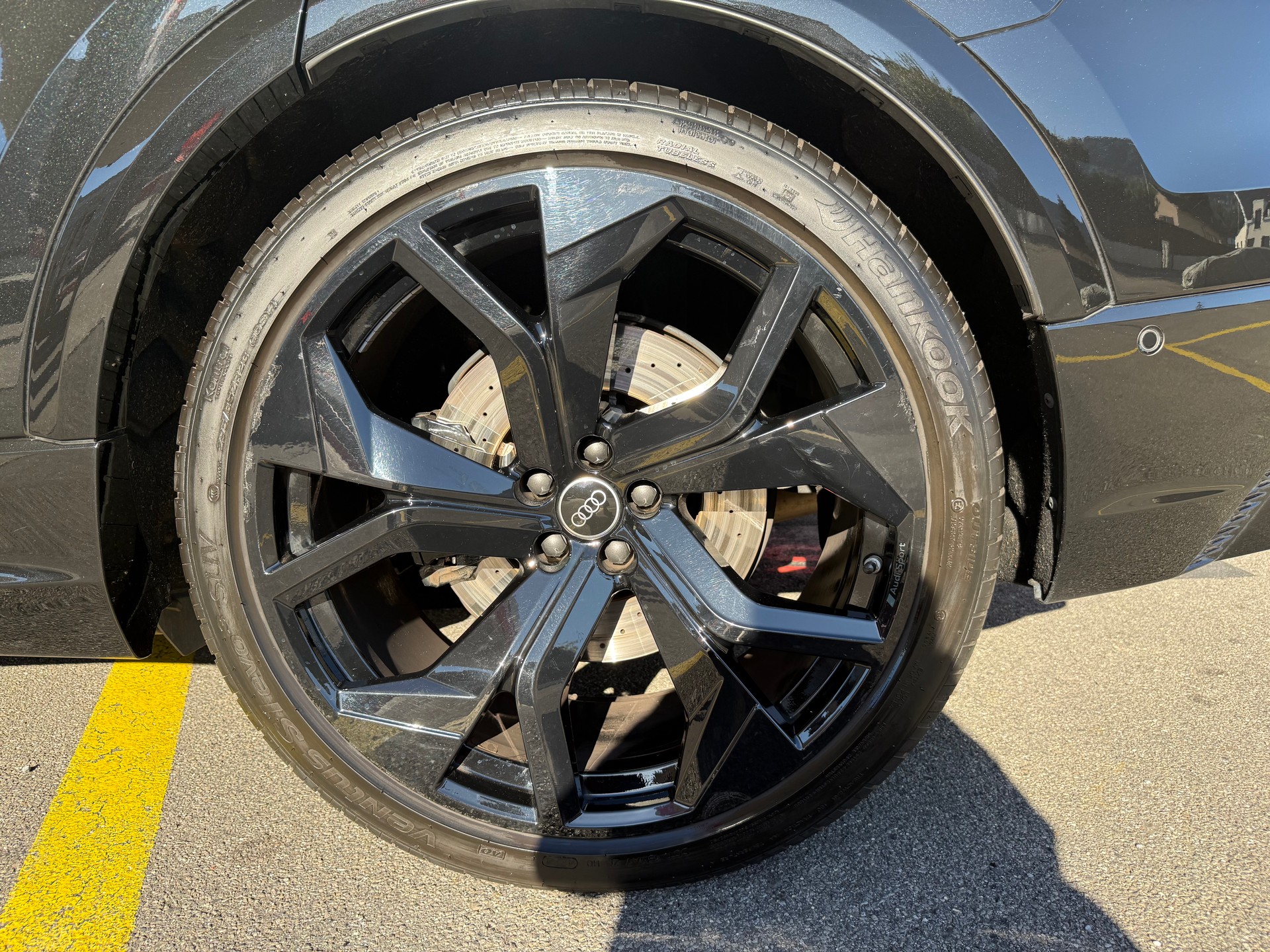 AUDI RSQ8 quattro tiptronic-image-17