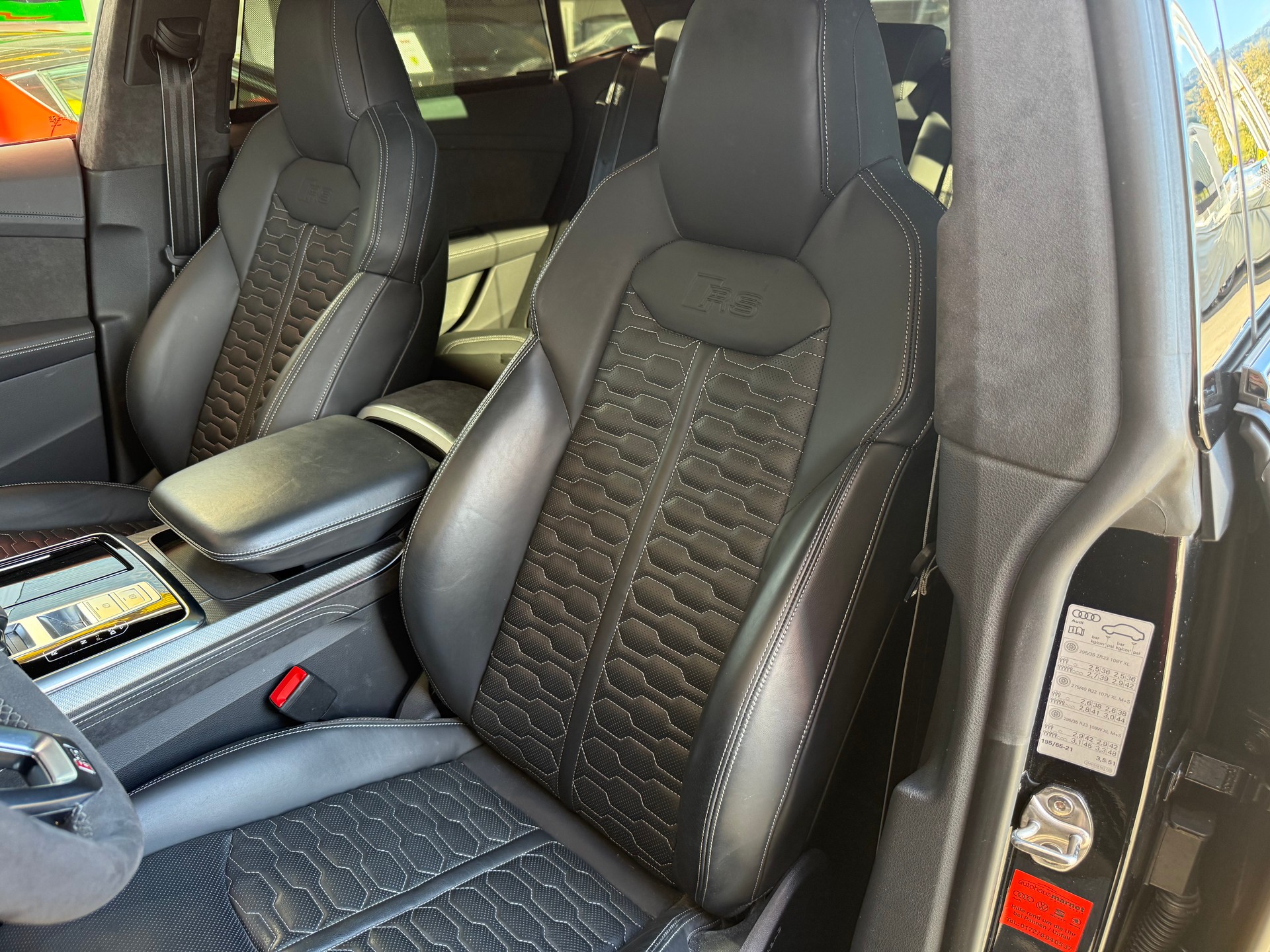 AUDI RSQ8 quattro tiptronic-image-3