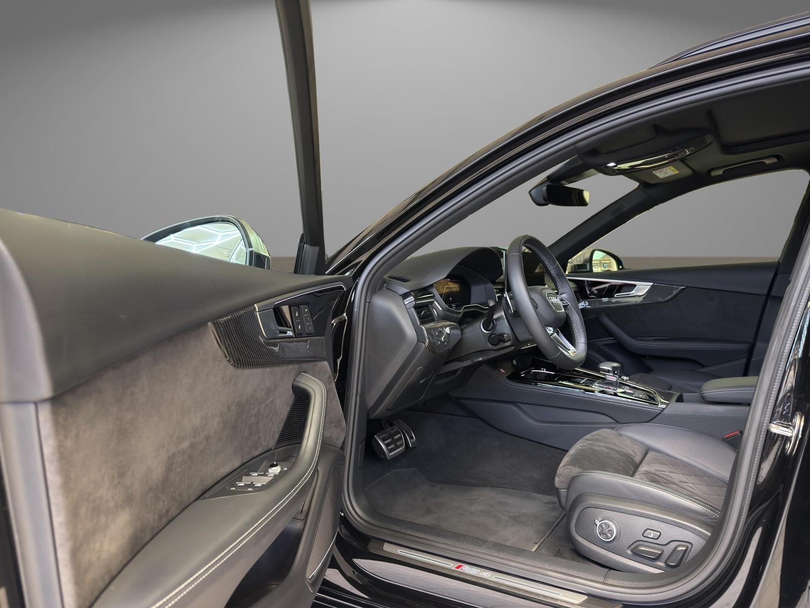 AUDI RS4 Avant 2.9 V6 TFSI quattro T-Tronic-image-10