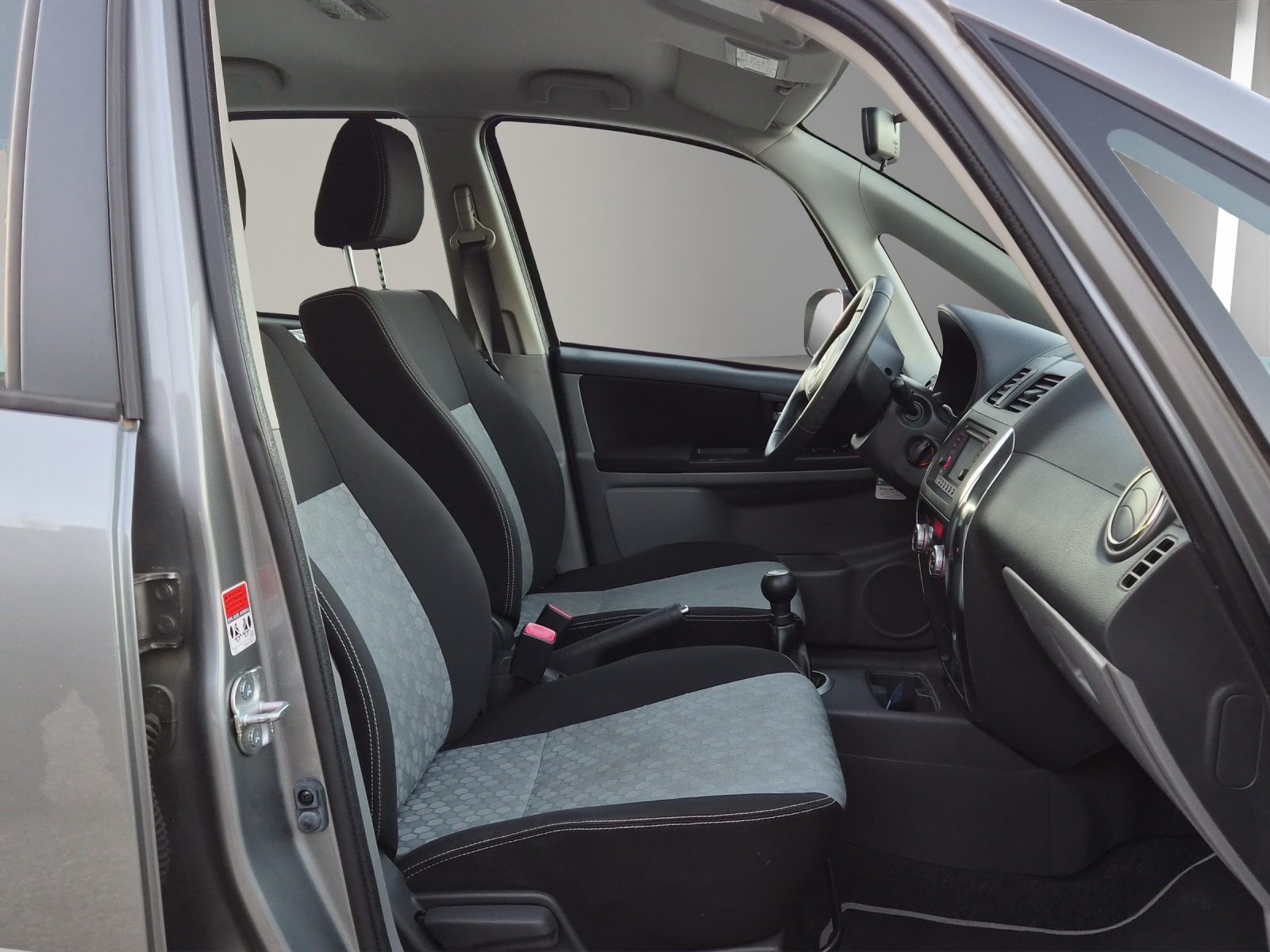 SUZUKI SX4 1.6 16V Sergio Cellano 4WD-image-12