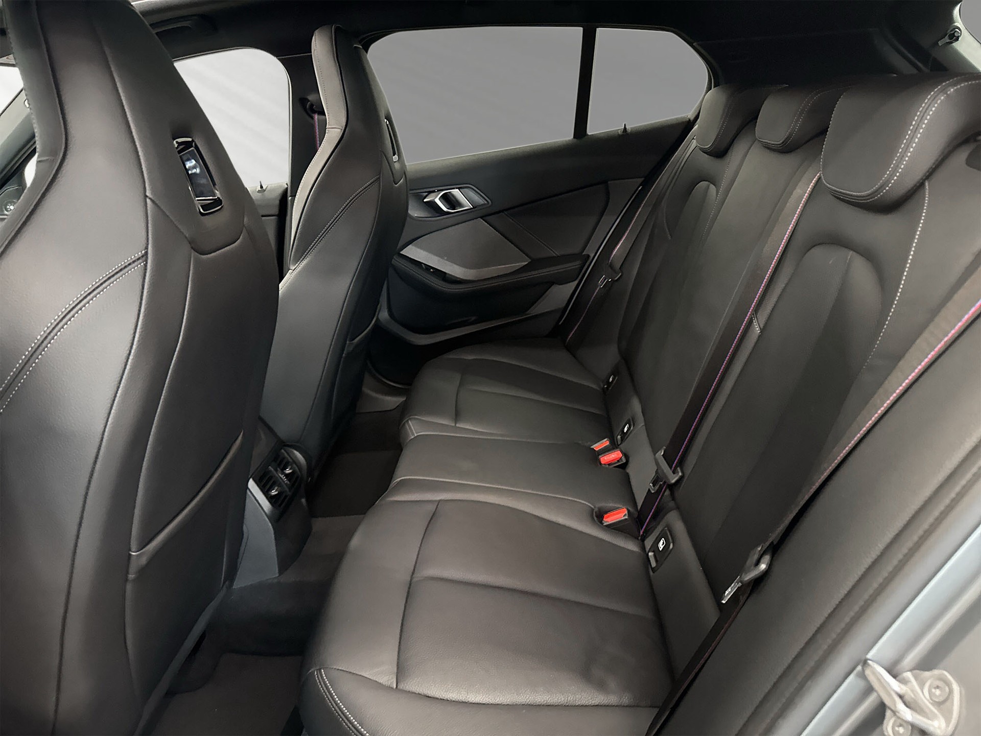 BMW M135i xDrive Swiss Performance Steptronic-image-6