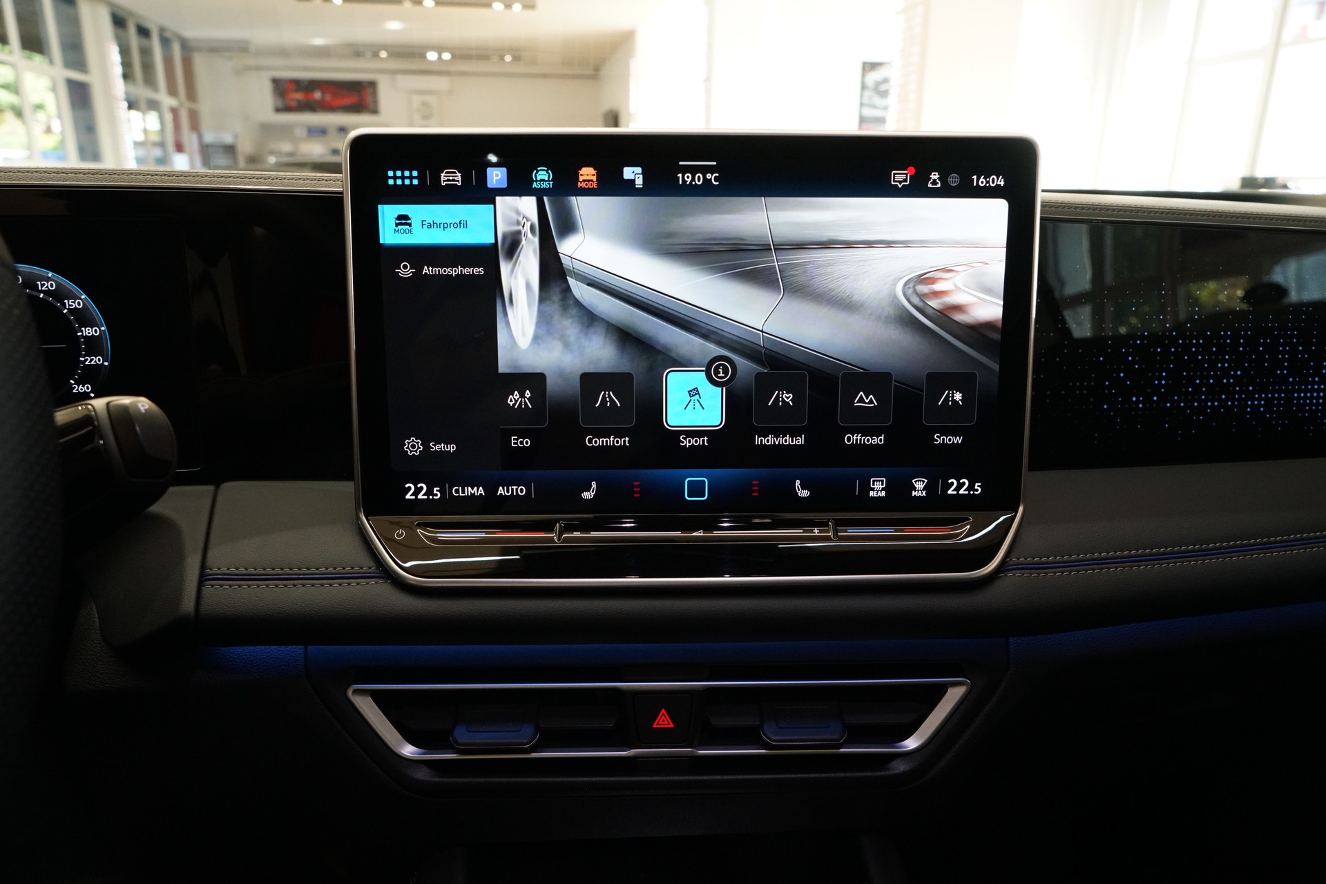 VW Tiguan 2.0 TSI DSG R-Line 4Motion-image-15