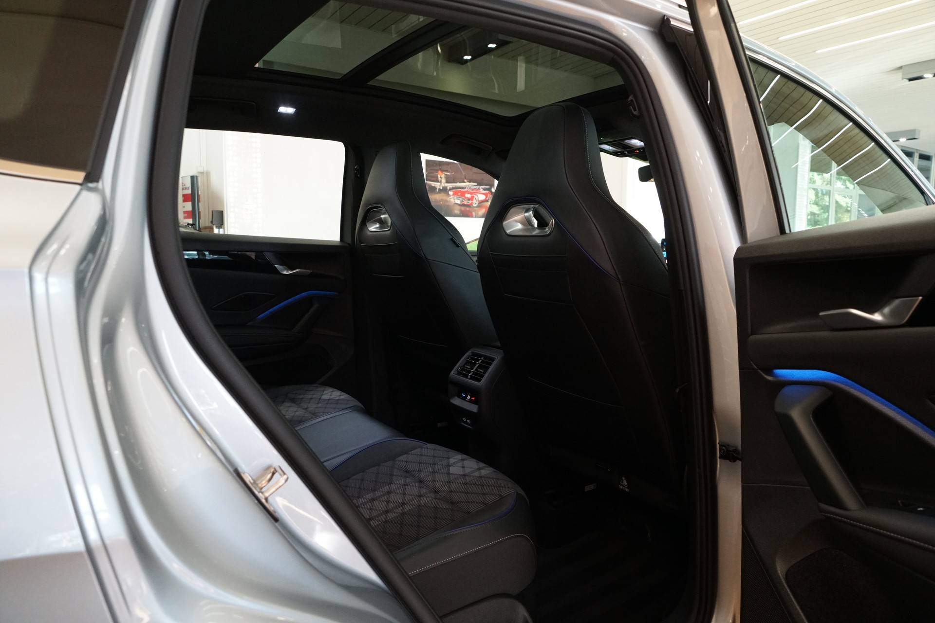 VW Tiguan 2.0 TSI DSG R-Line 4Motion-image-17