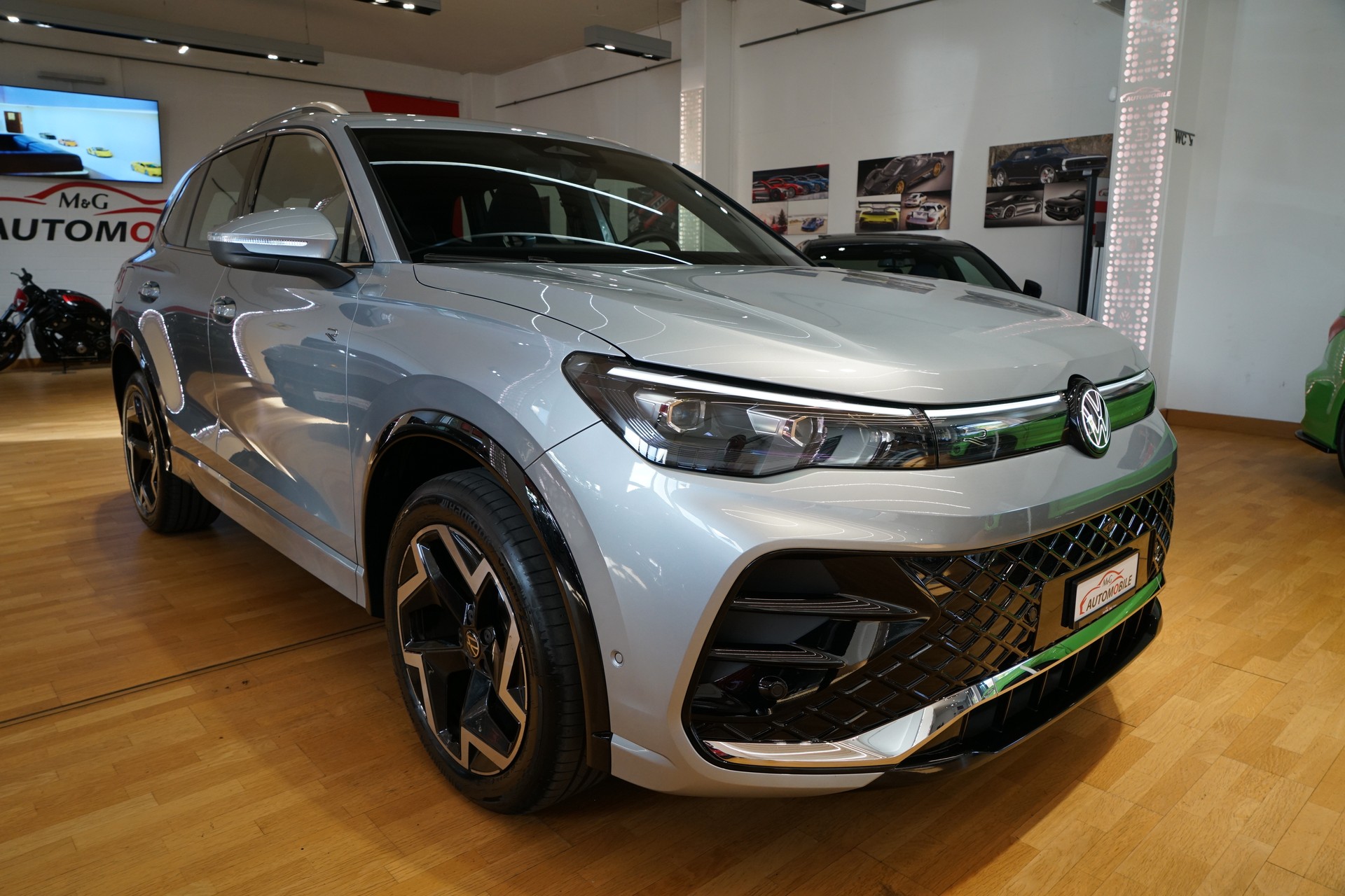 VW Tiguan 2.0 TSI DSG R-Line 4Motion-image-2