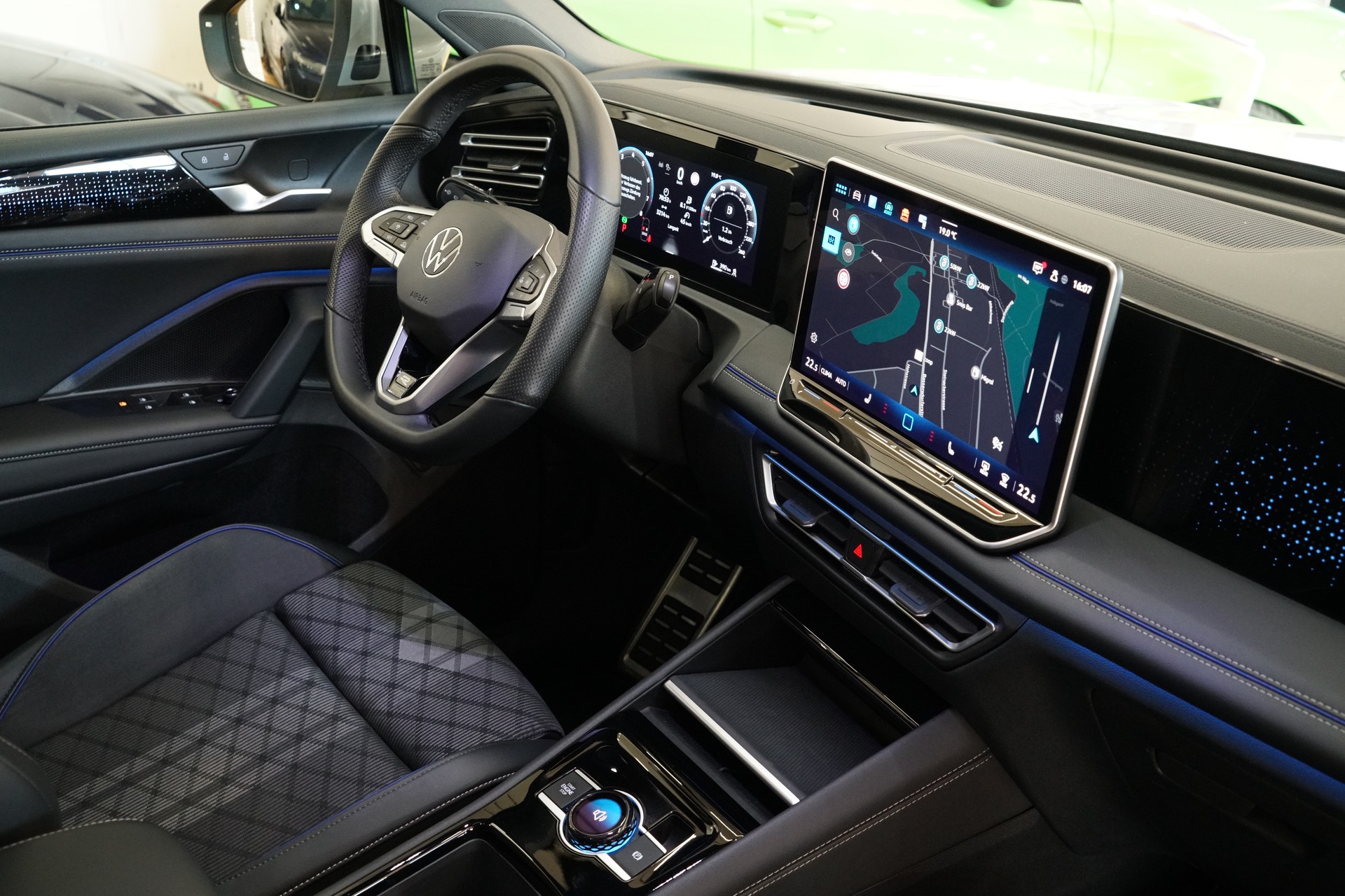 VW Tiguan 2.0 TSI DSG R-Line 4Motion-image-19