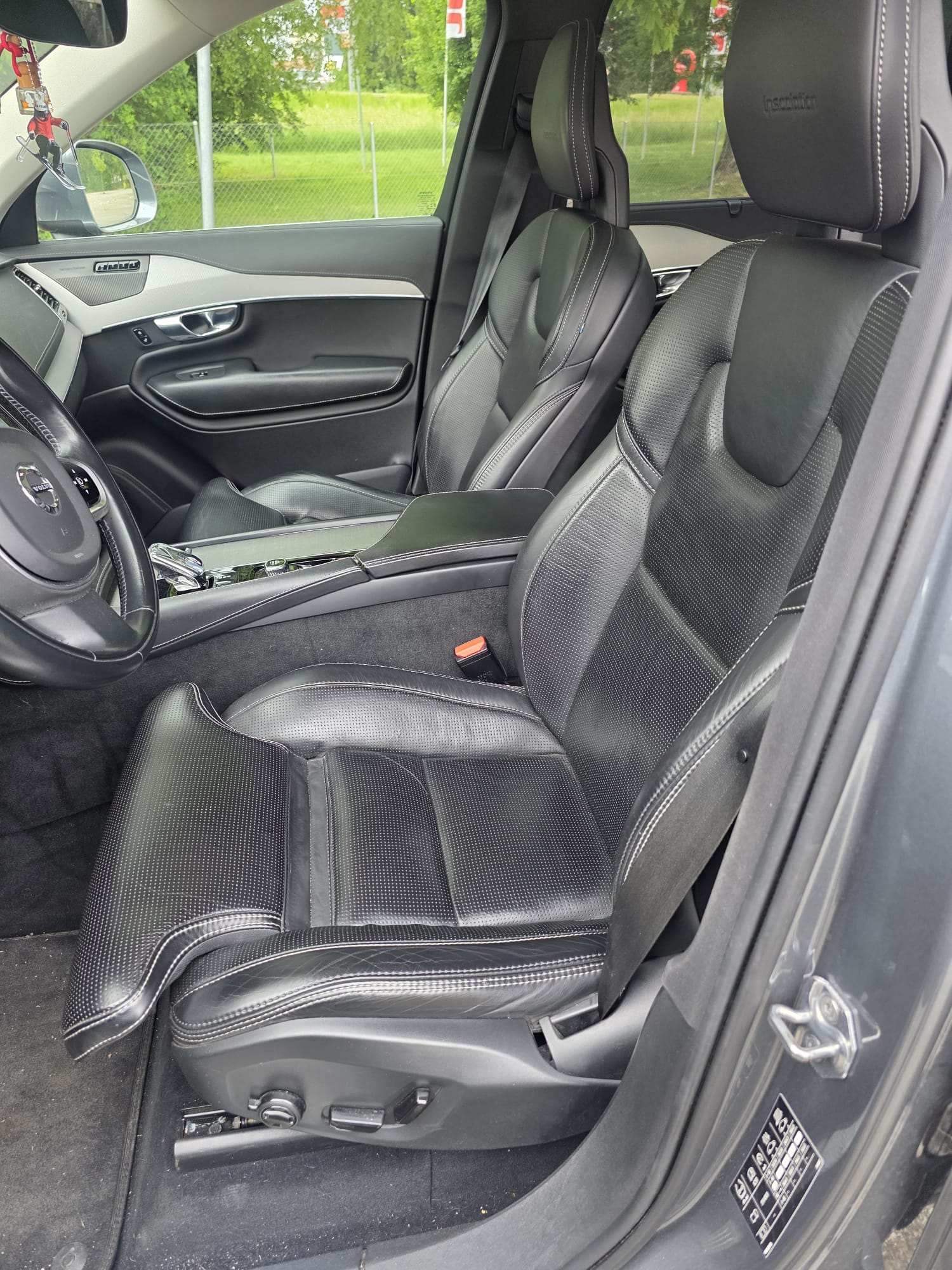 VOLVO 2.0 T8 TE Inscription 7P. eAWD-image-2
