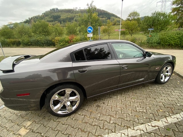 DODGE Charger-image-8