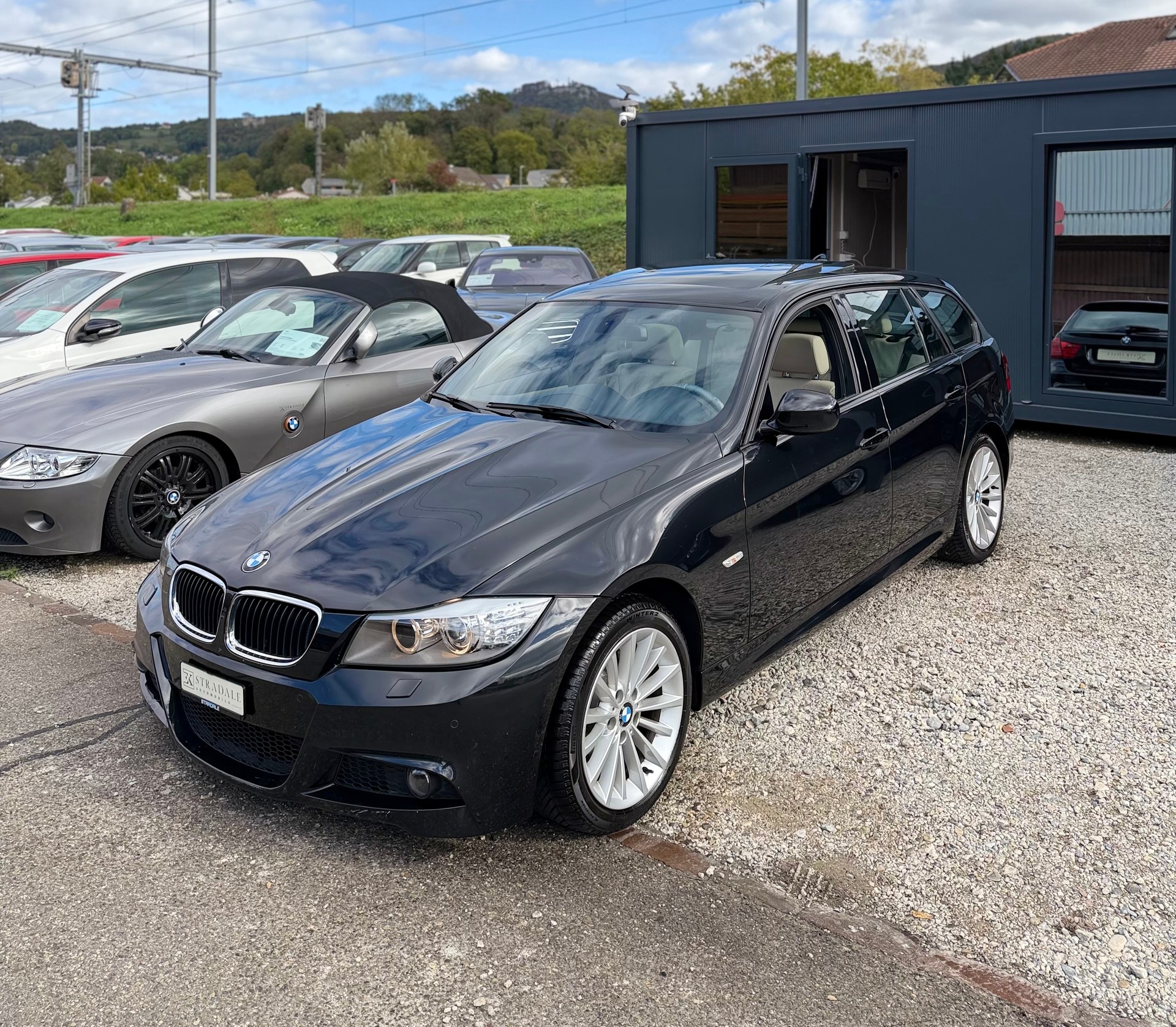 BMW 320d xDrive Touring Steptronic**M-Paket**Schiebedach*Facelift**-image-6