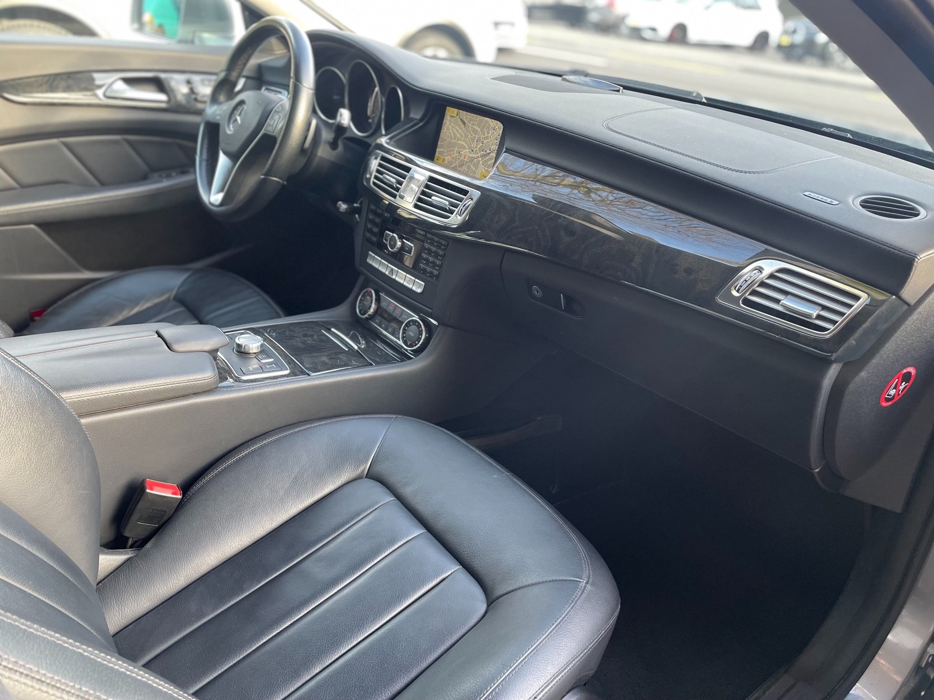 MERCEDES-BENZ CLS 350 CDI 4Matic 7G-Tronic-image-8