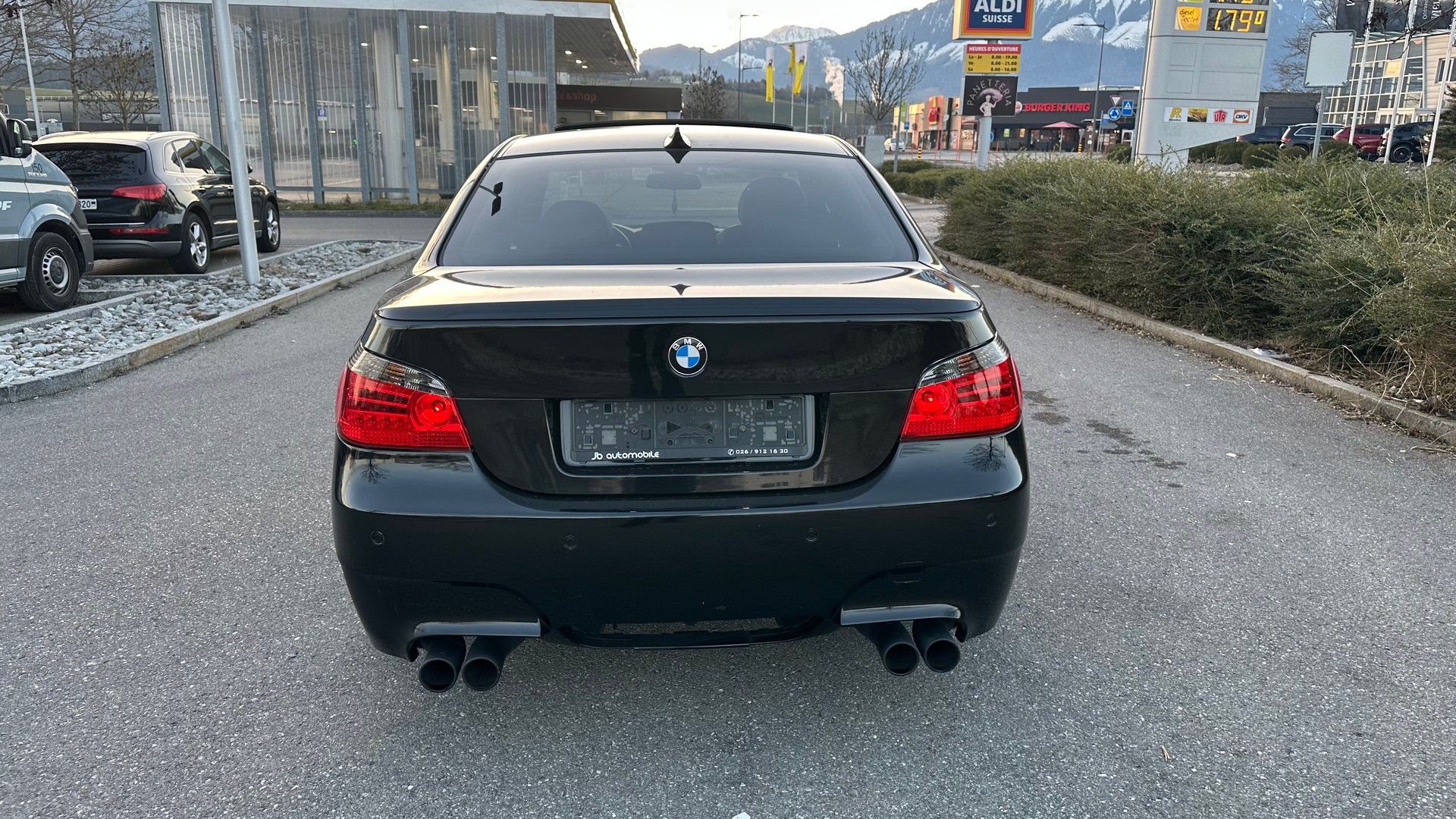 BMW M5-image-5