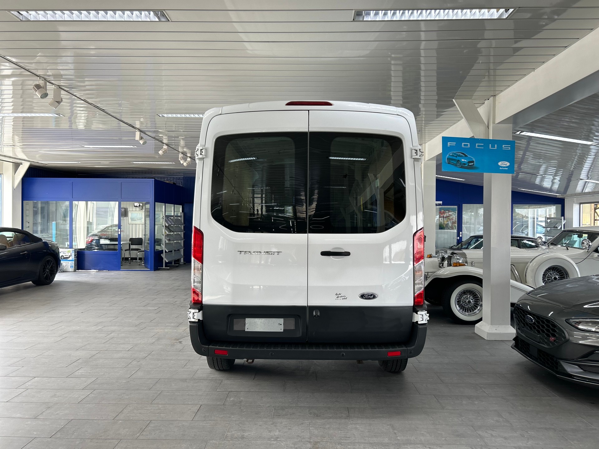 FORD Transit Van 350 L2H2 Trend 4WD-image-4