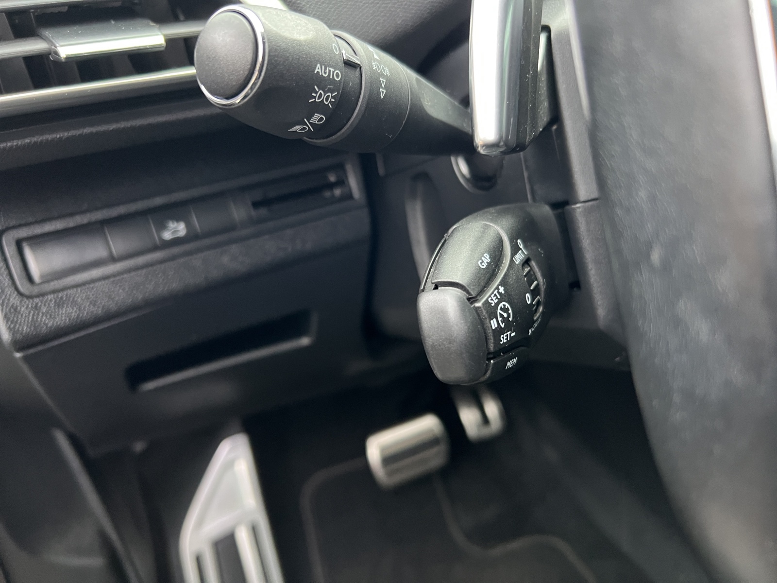 PEUGEOT 5008 2.0 BlueHDi GT EAT-image-24