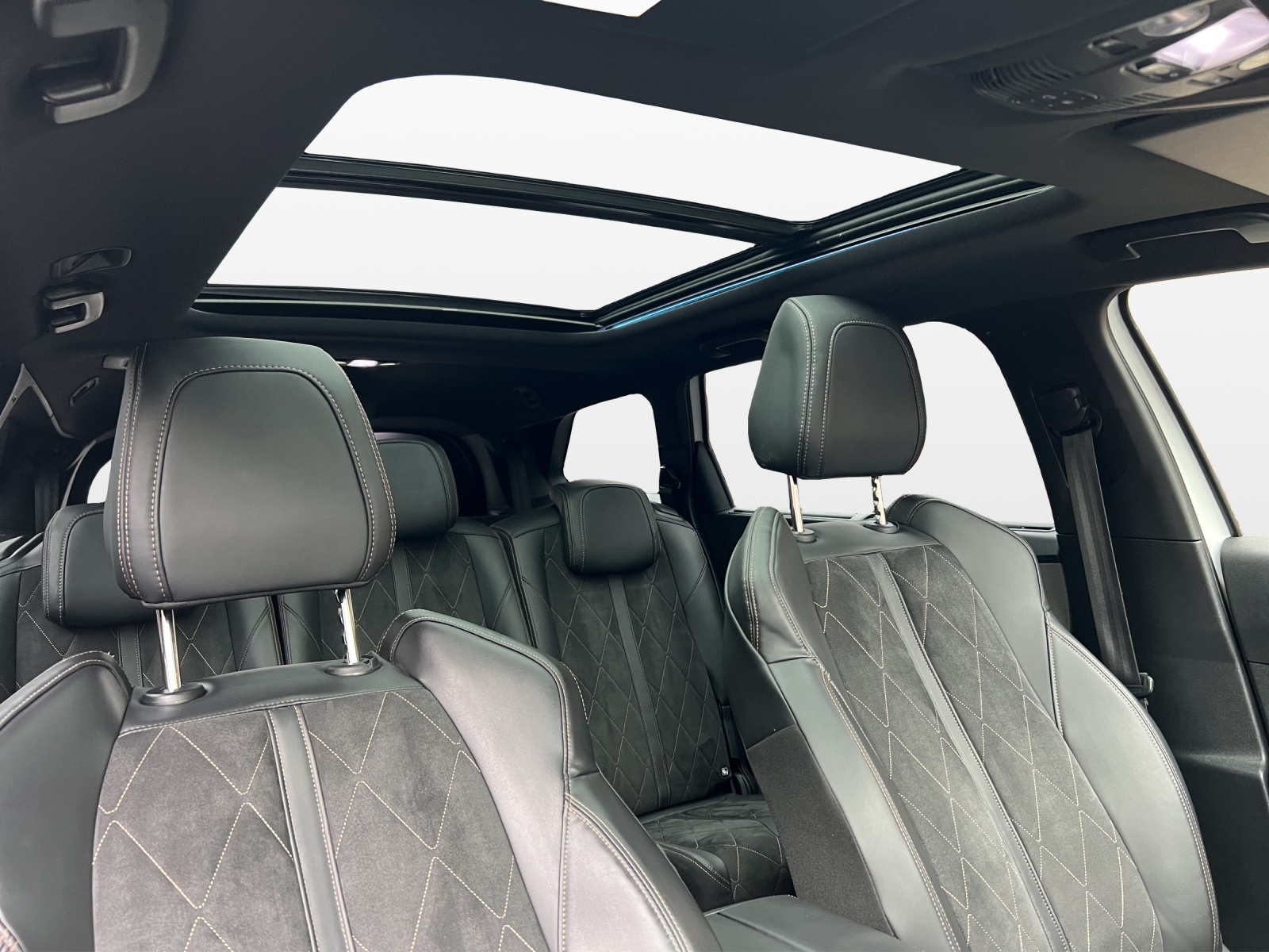 PEUGEOT 5008 2.0 BlueHDi GT EAT-image-15