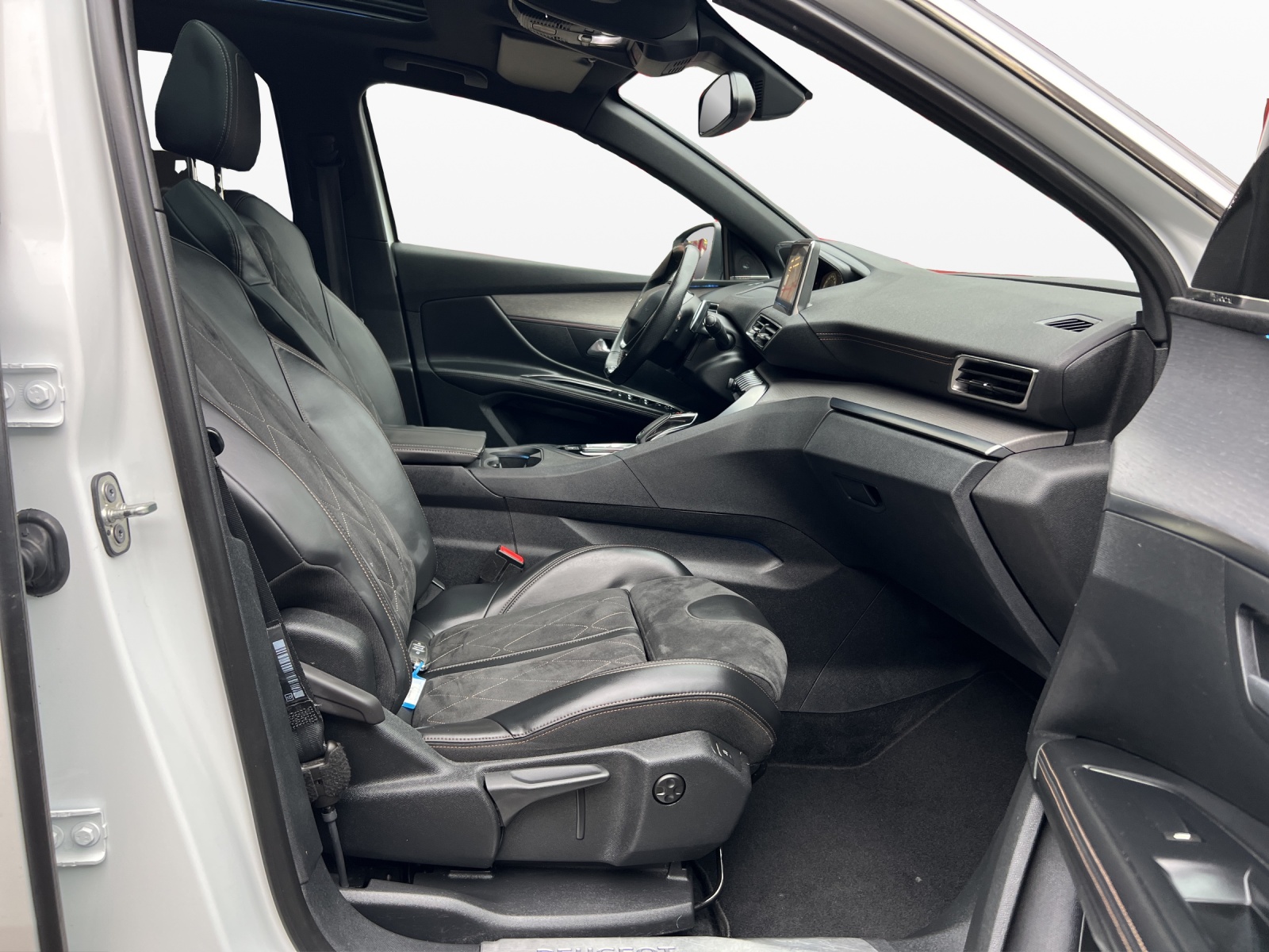 PEUGEOT 5008 2.0 BlueHDi GT EAT-image-14