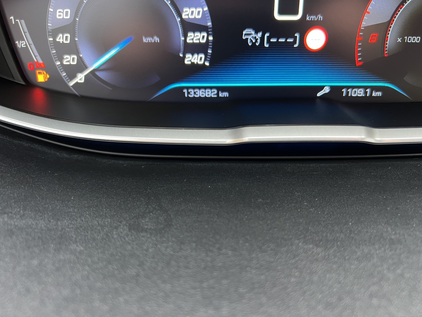 PEUGEOT 5008 2.0 BlueHDi GT EAT-image-12