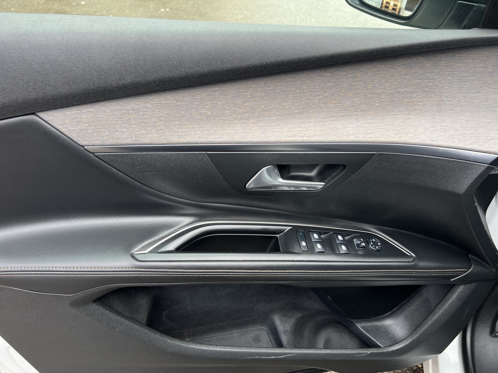 PEUGEOT 5008 2.0 BlueHDi GT EAT-image-9
