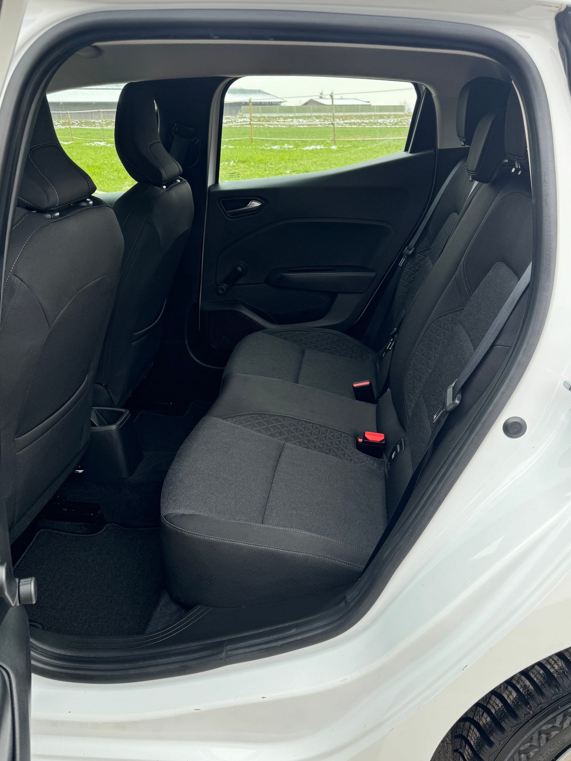 RENAULT Clio 1.0 Business CVT-image-11