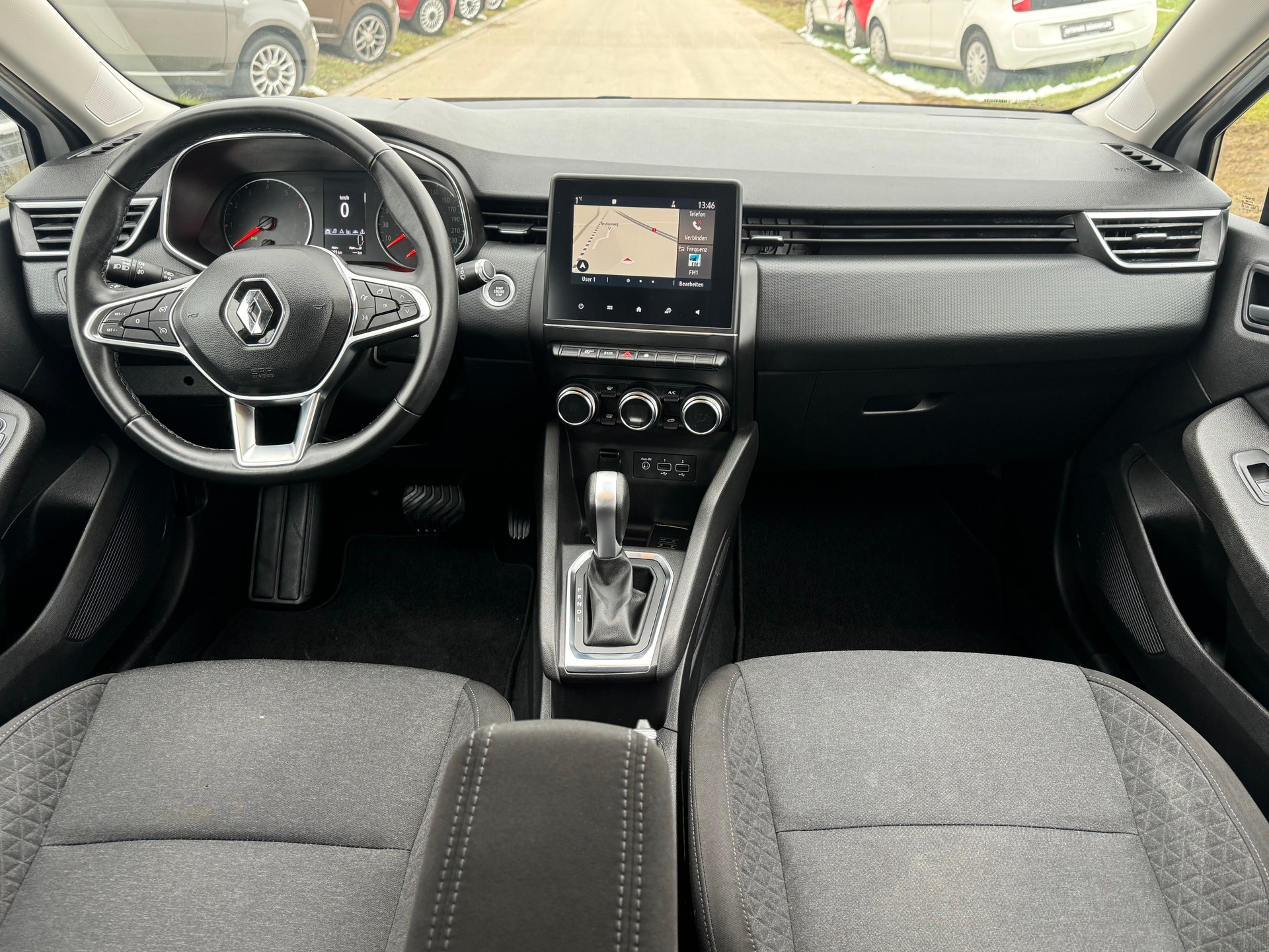 RENAULT Clio 1.0 Business CVT-image-9