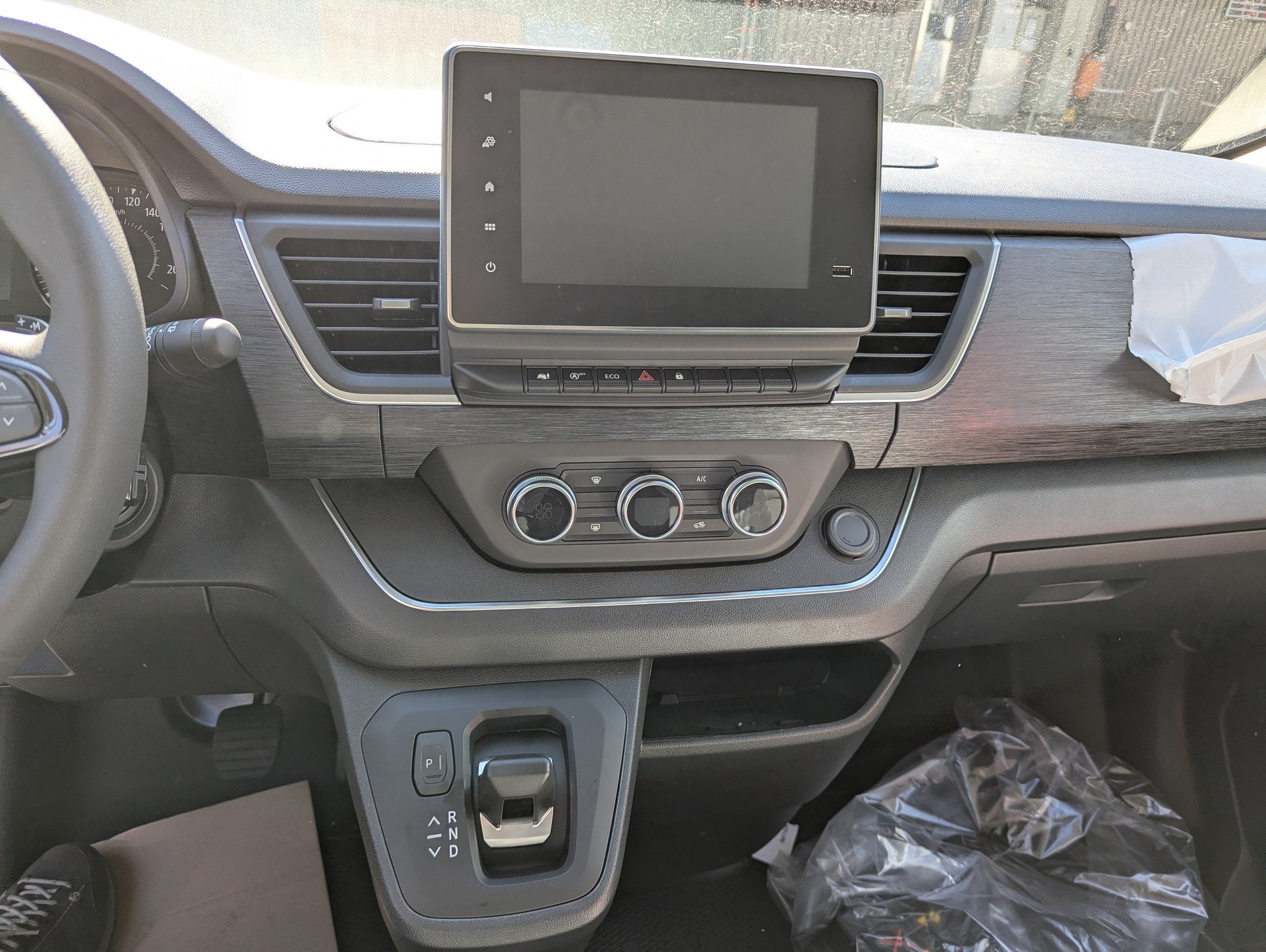 RENAULT 150 BVA L2H1-image-4