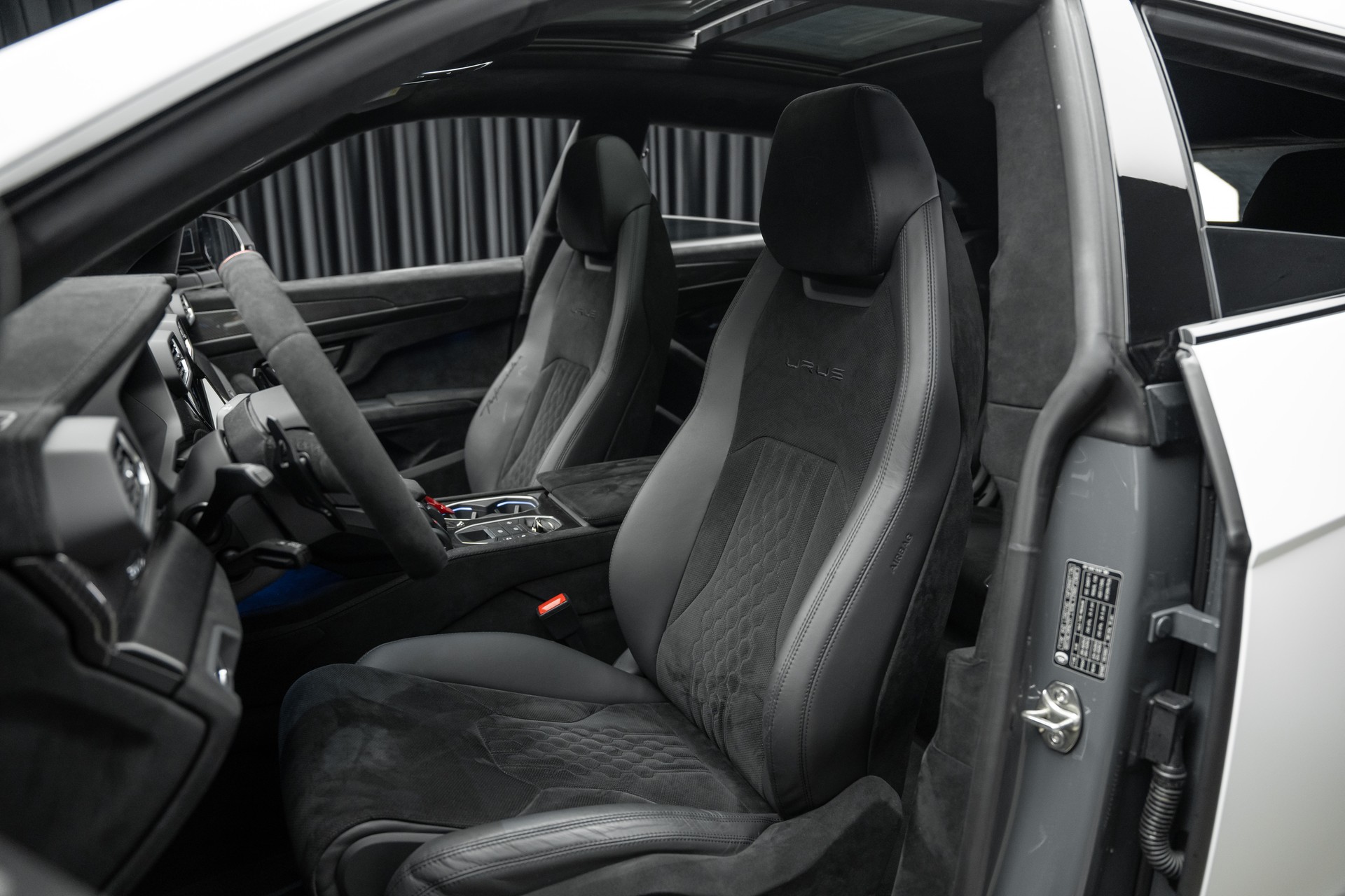 LAMBORGHINI Performante-image-17